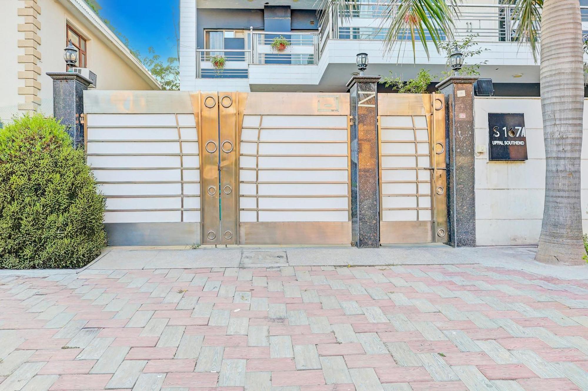 Townhouse Sector 49 Sohna Road 4*