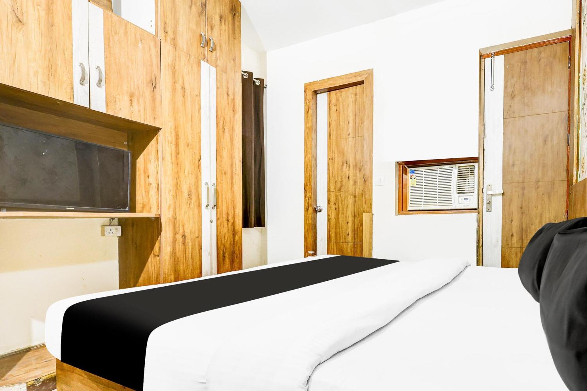 Super O Sector 52 Hotel