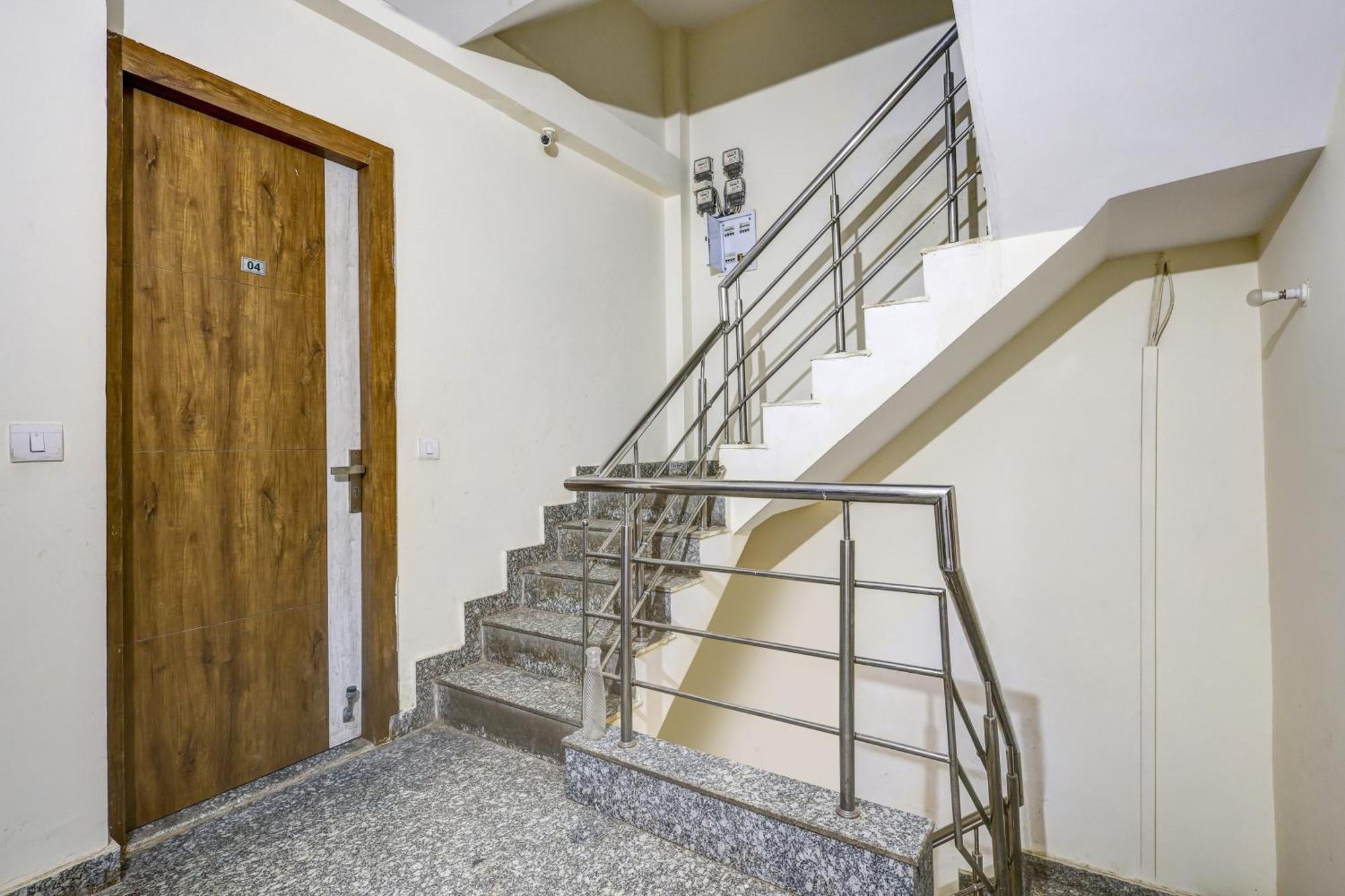 Hotel Super O Sector 52 4*