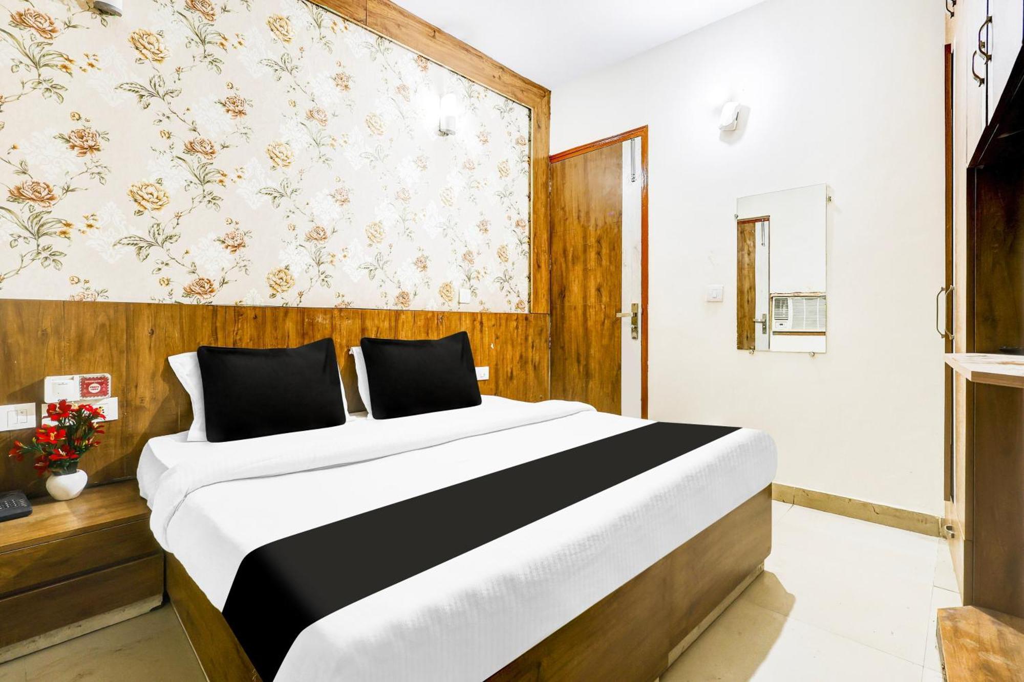 Super O Sector 52 Hotel
