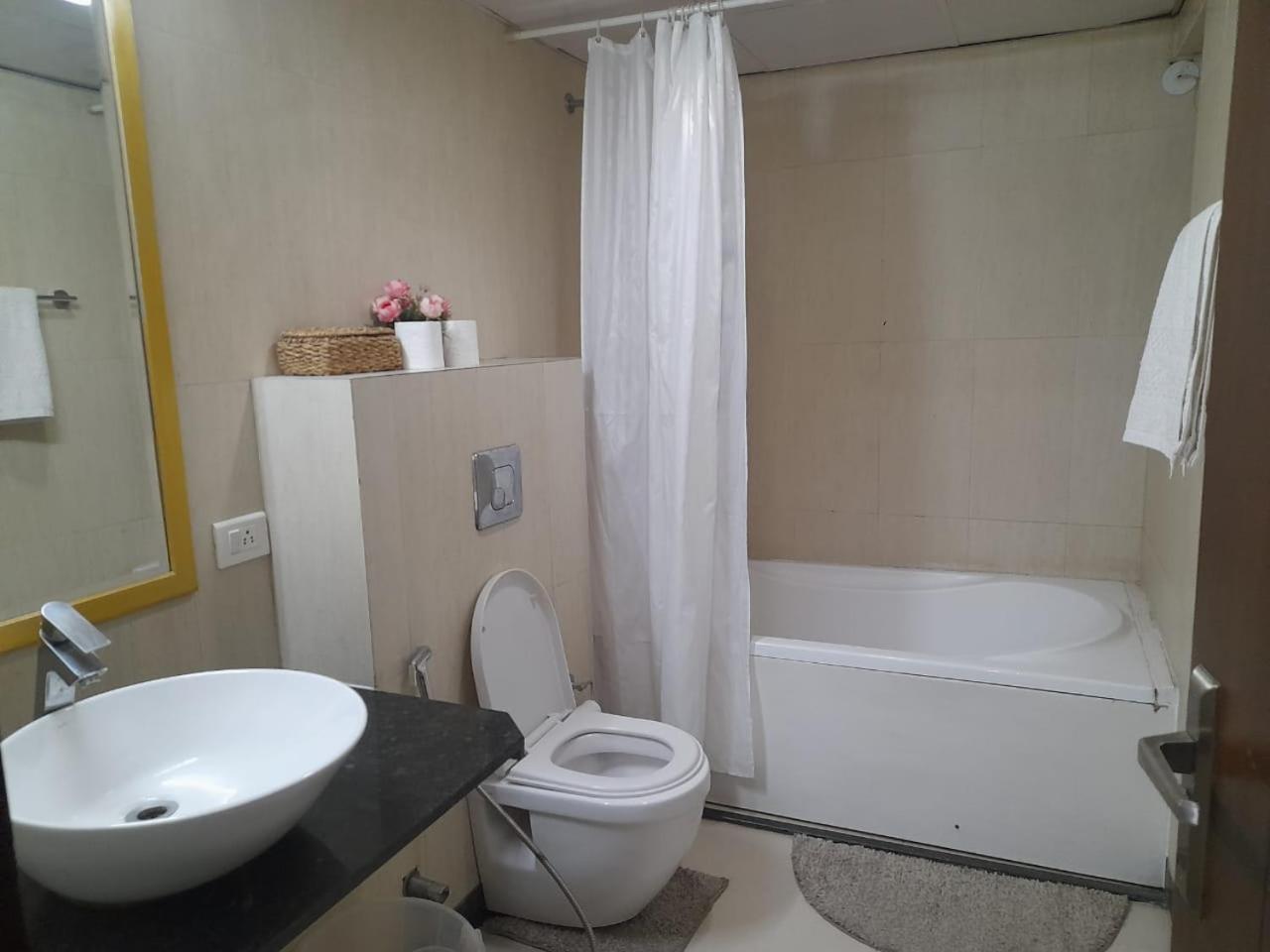 Luxury Living Expert Fully Furnished Apartment