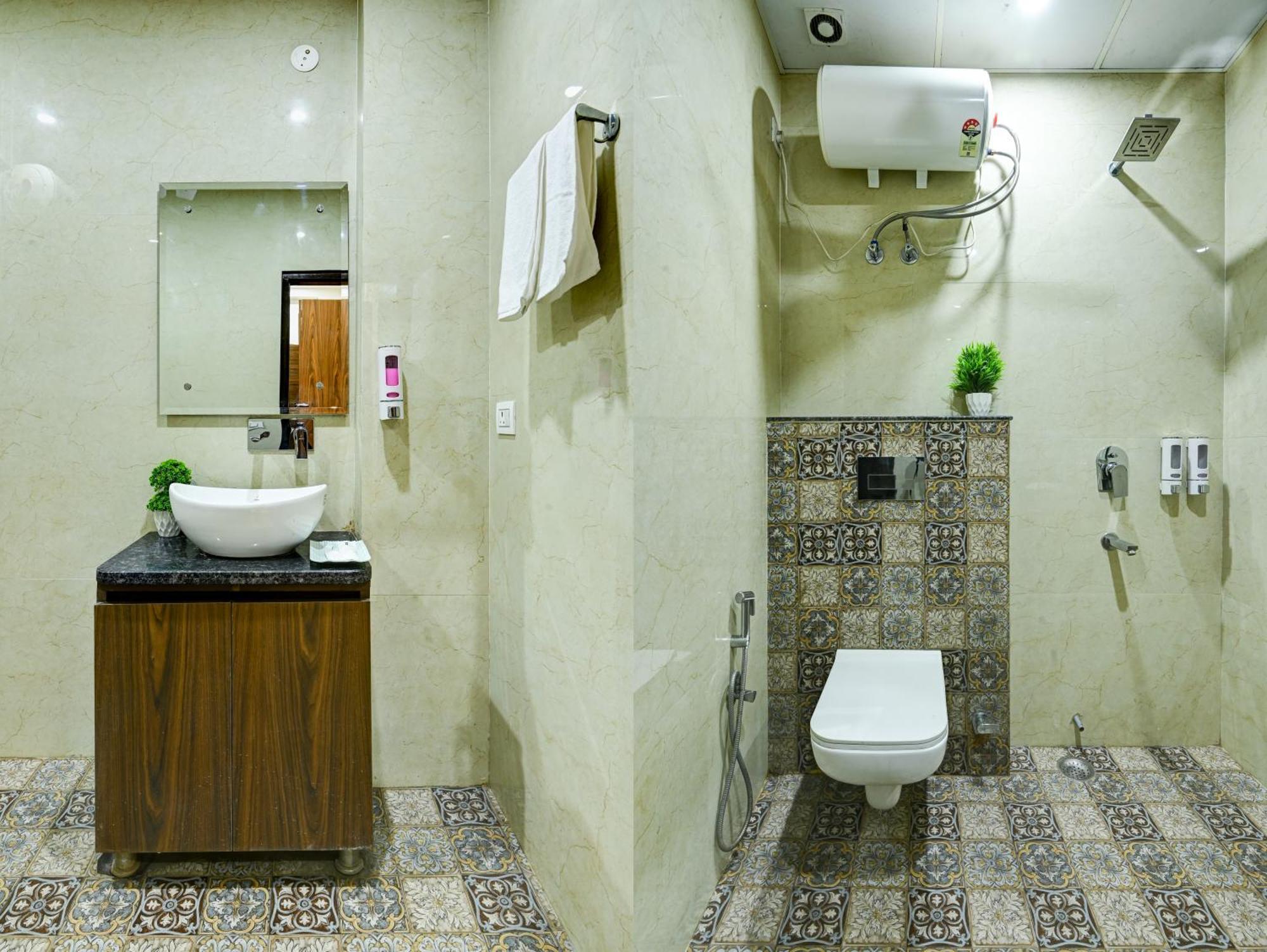 Hotel Nexhub - Unitech Cyber Park 3*