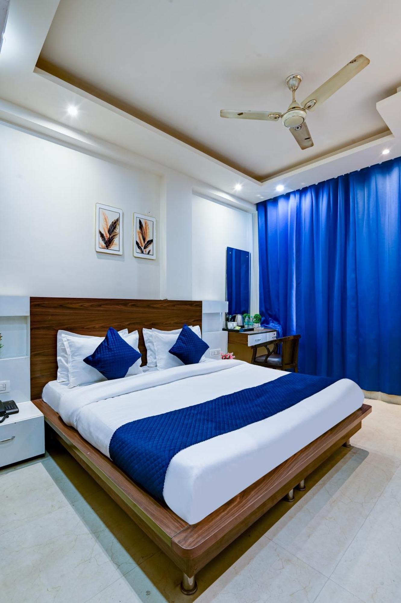 Hotel Nexhub - Unitech Cyber Park