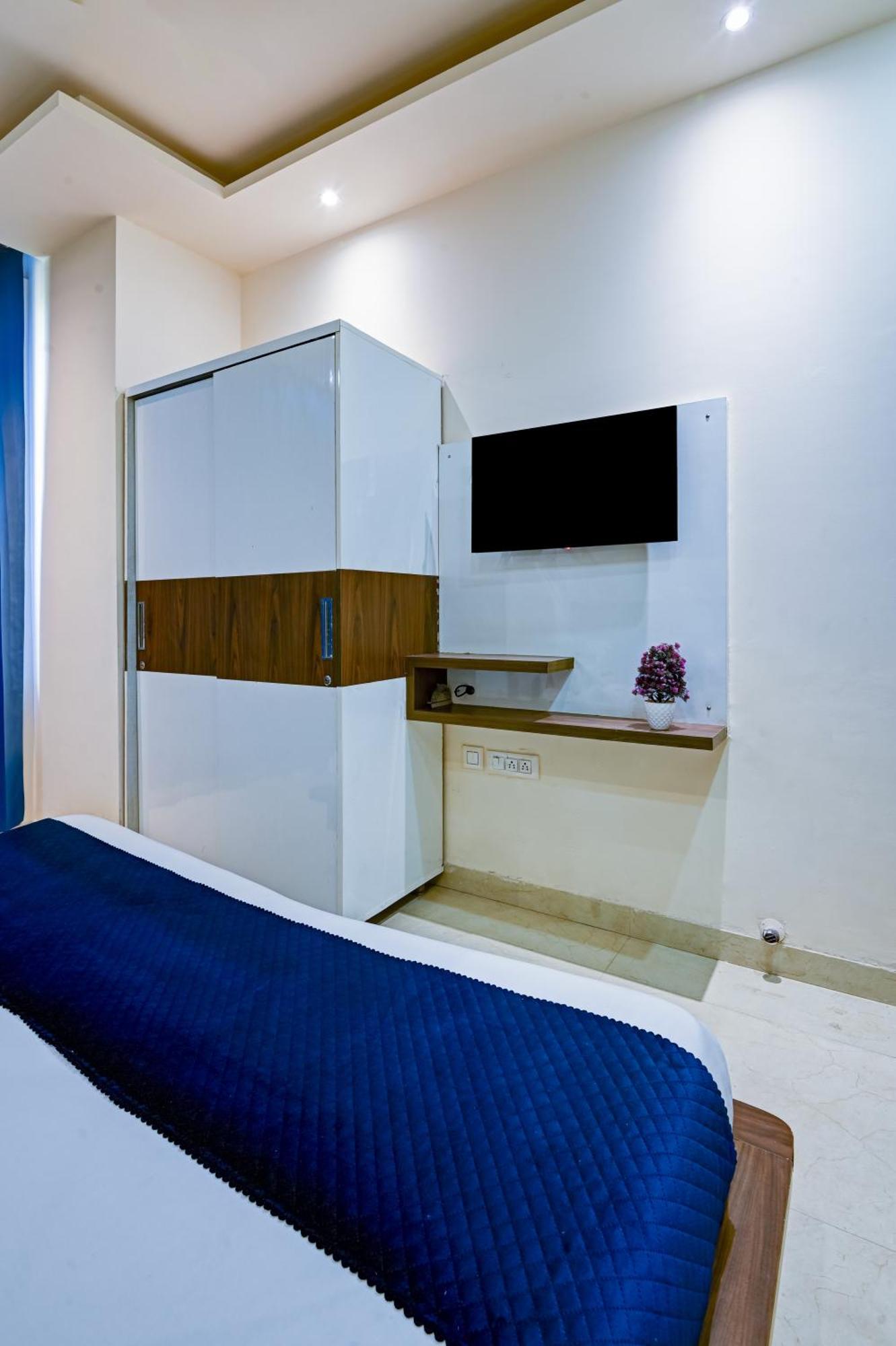 Nexhub - Unitech Cyber Park