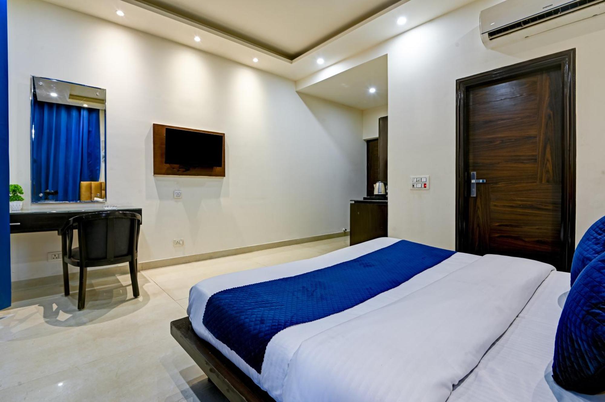 Nexhub - Unitech Cyber Park Hotel