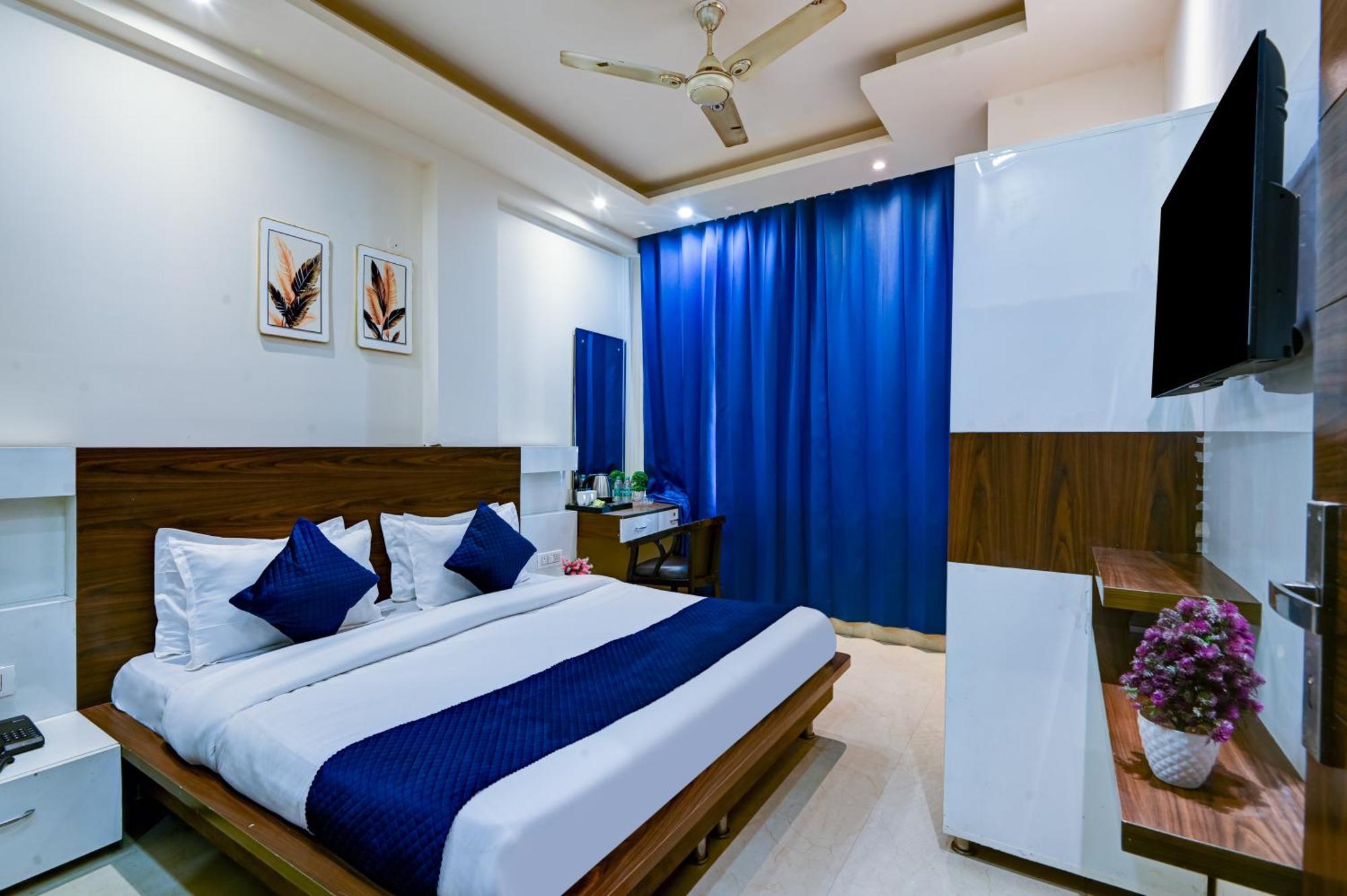 Nexhub - Unitech Cyber Park Hotel