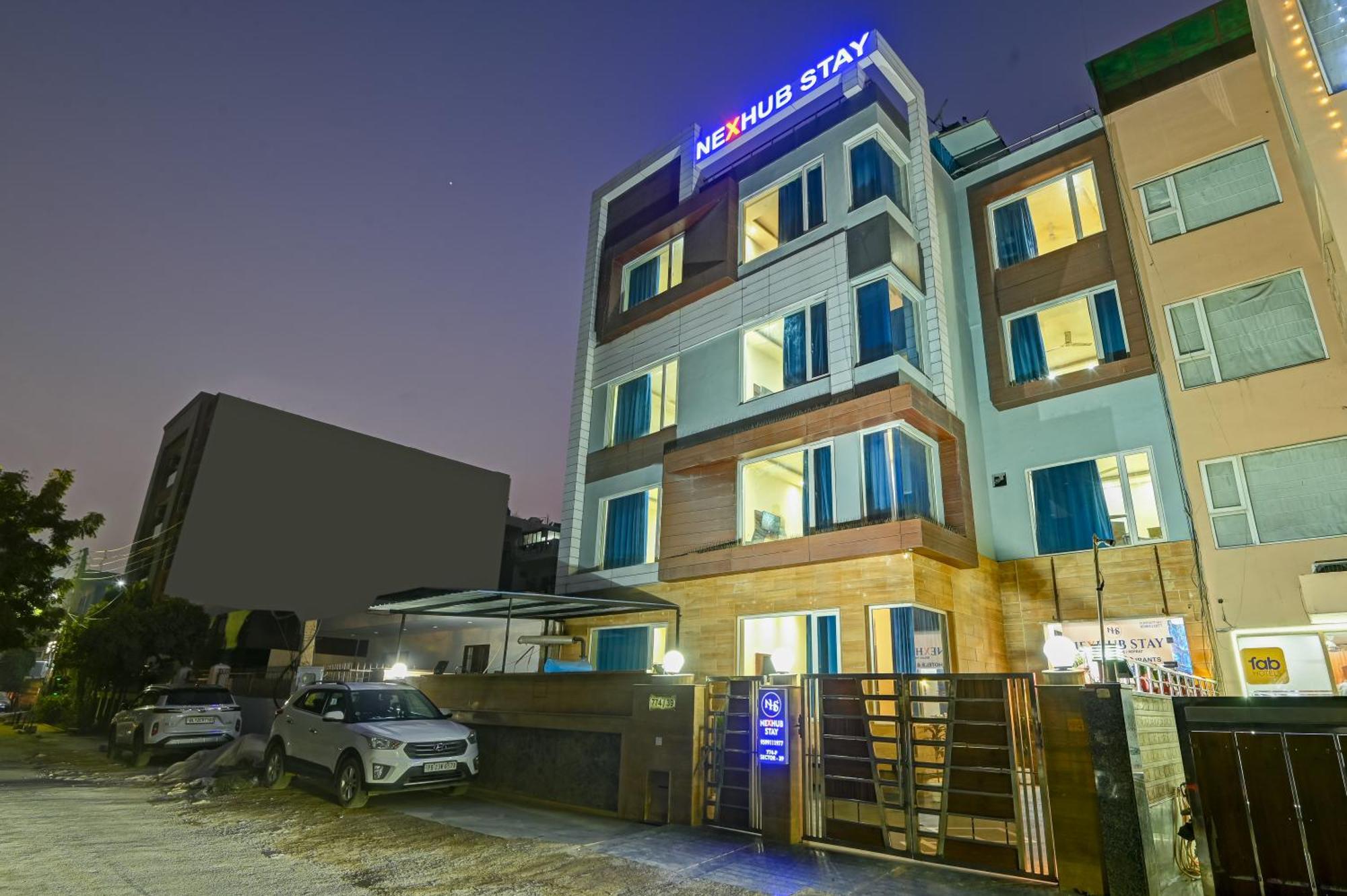 Nexhub - Unitech Cyber Park Hotel 3*