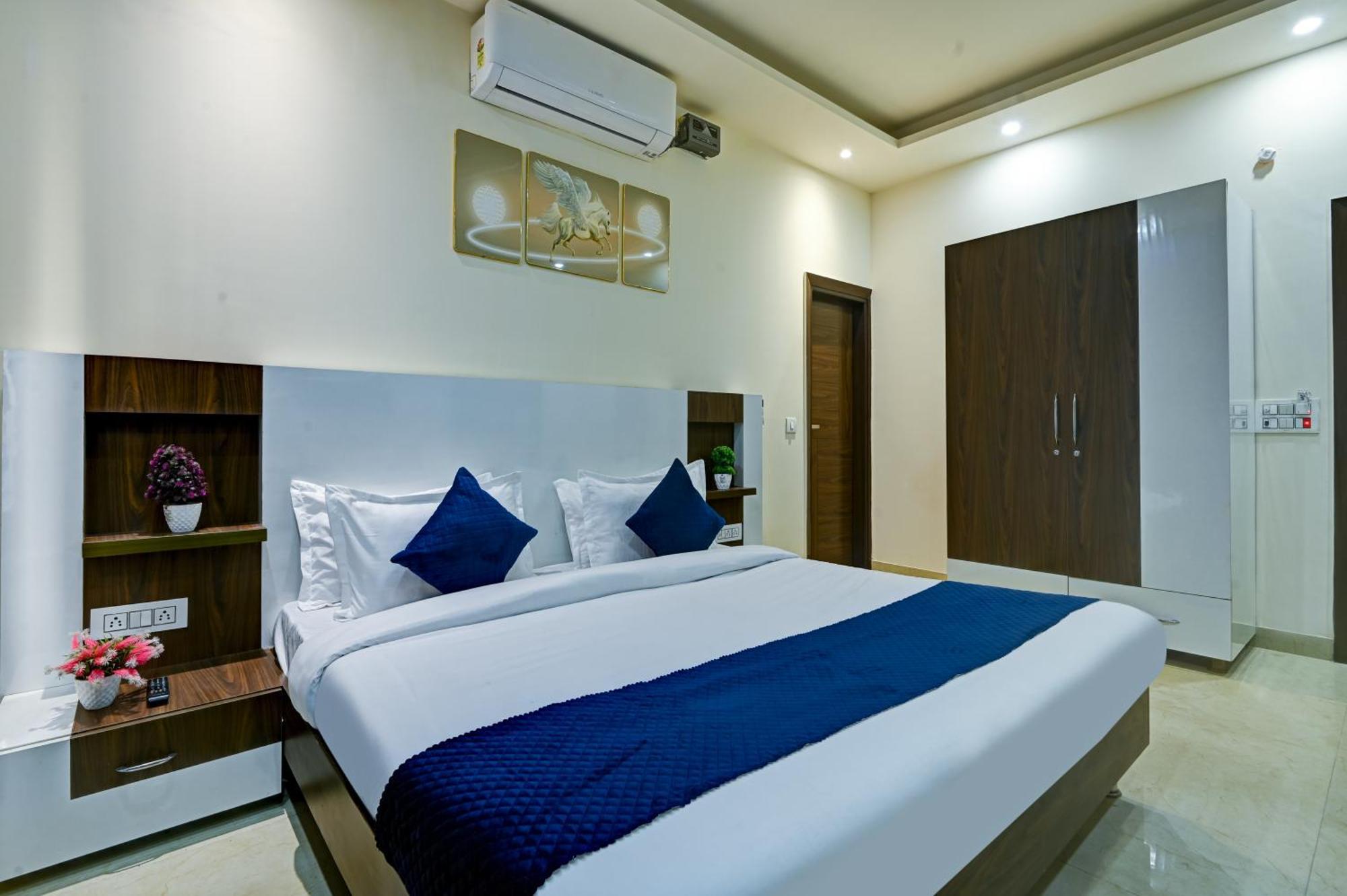 Hotel Nexhub - Unitech Cyber Park