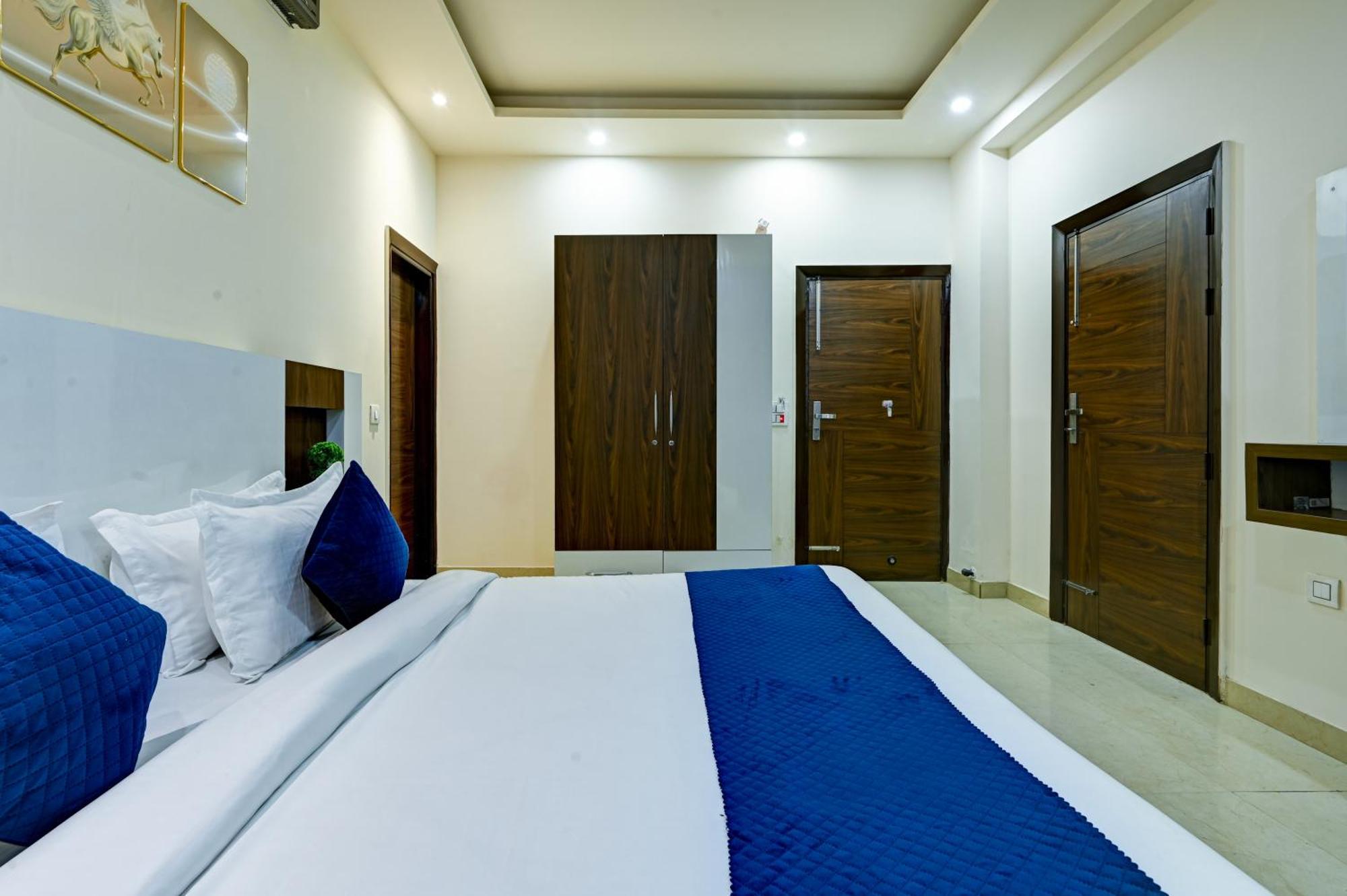 Nexhub - Unitech Cyber Park 3* Gurgaon