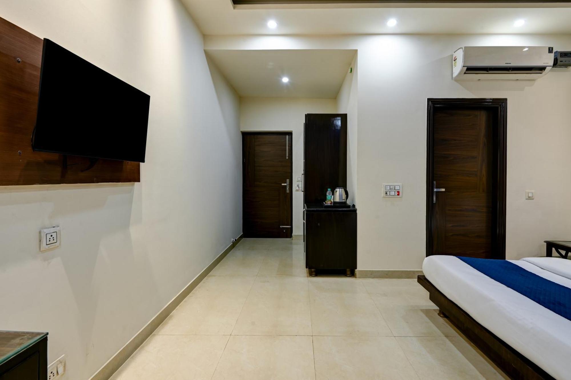 Nexhub - Unitech Cyber Park