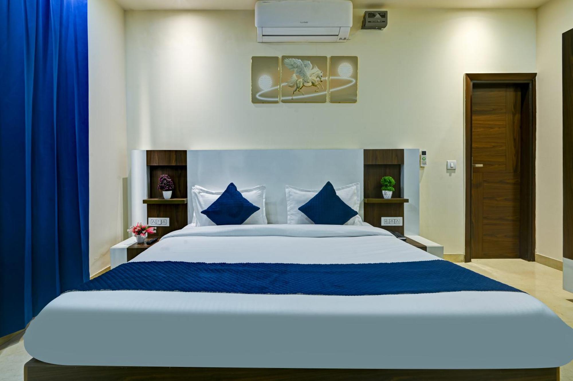 Nexhub - Unitech Cyber Park Hotel