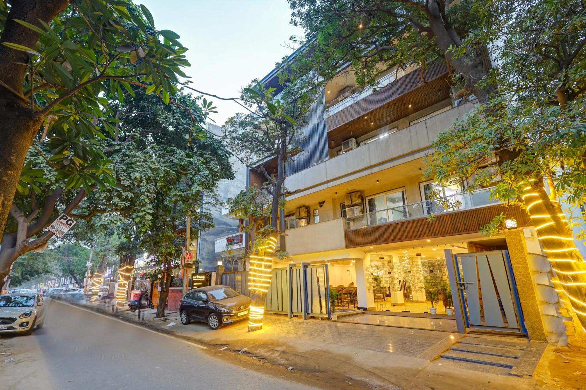 1bhk Opp Marriott - Huda Centre * Gurgaon