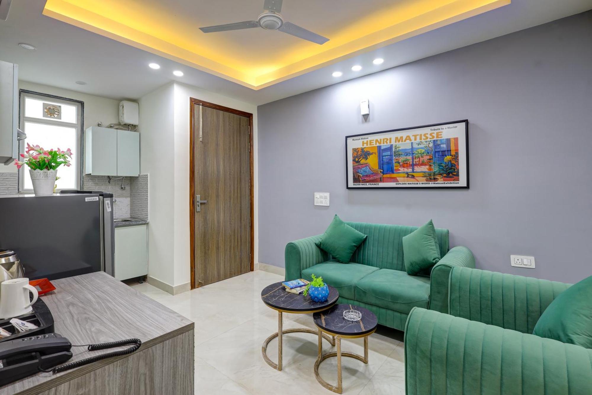 1bhk Opp Marriott - Huda Centre Gurgaon