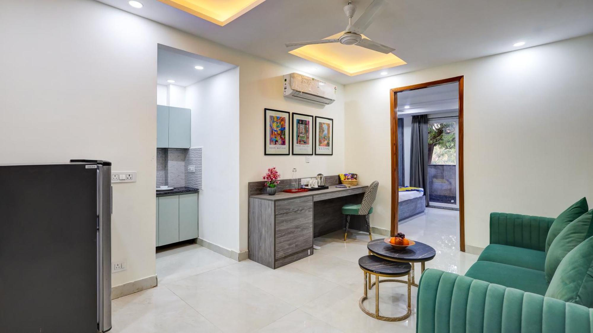 1bhk Opp Marriott - Huda Centre Gurgaon