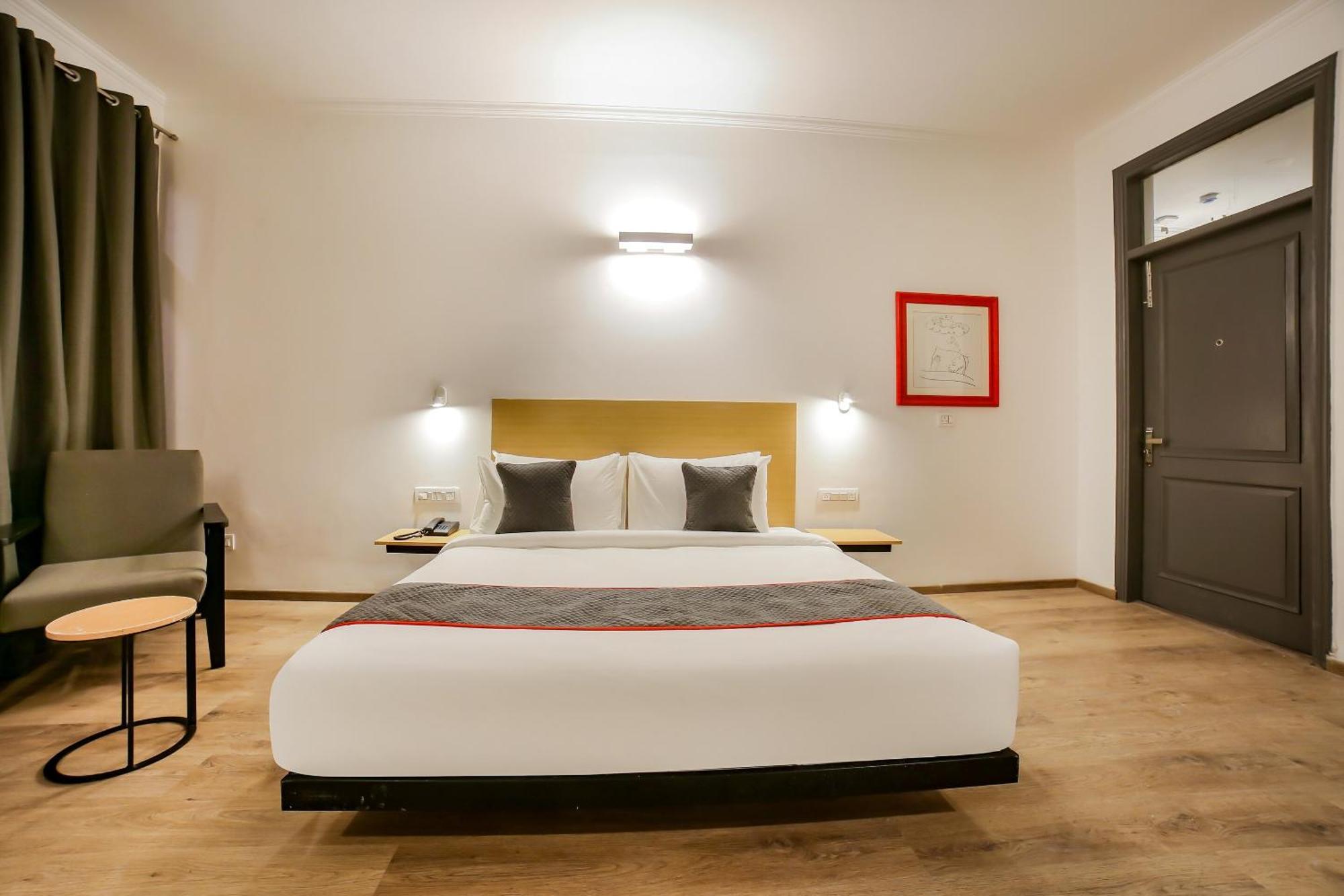 Townhouse 330 Dlf Phase-2 Near Leisure Valley Park 4* Gurgaon