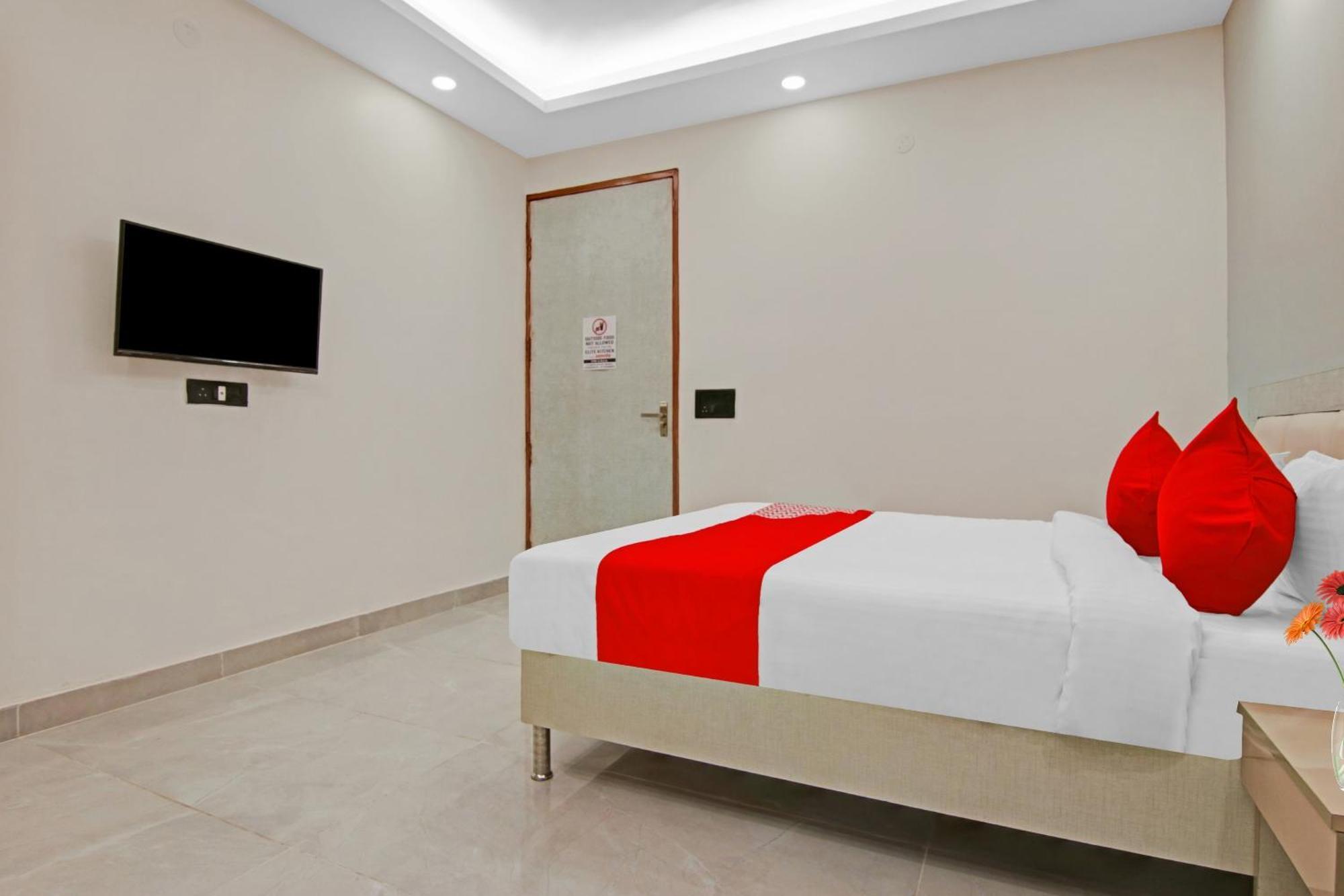 Hotel O The Royal 4*