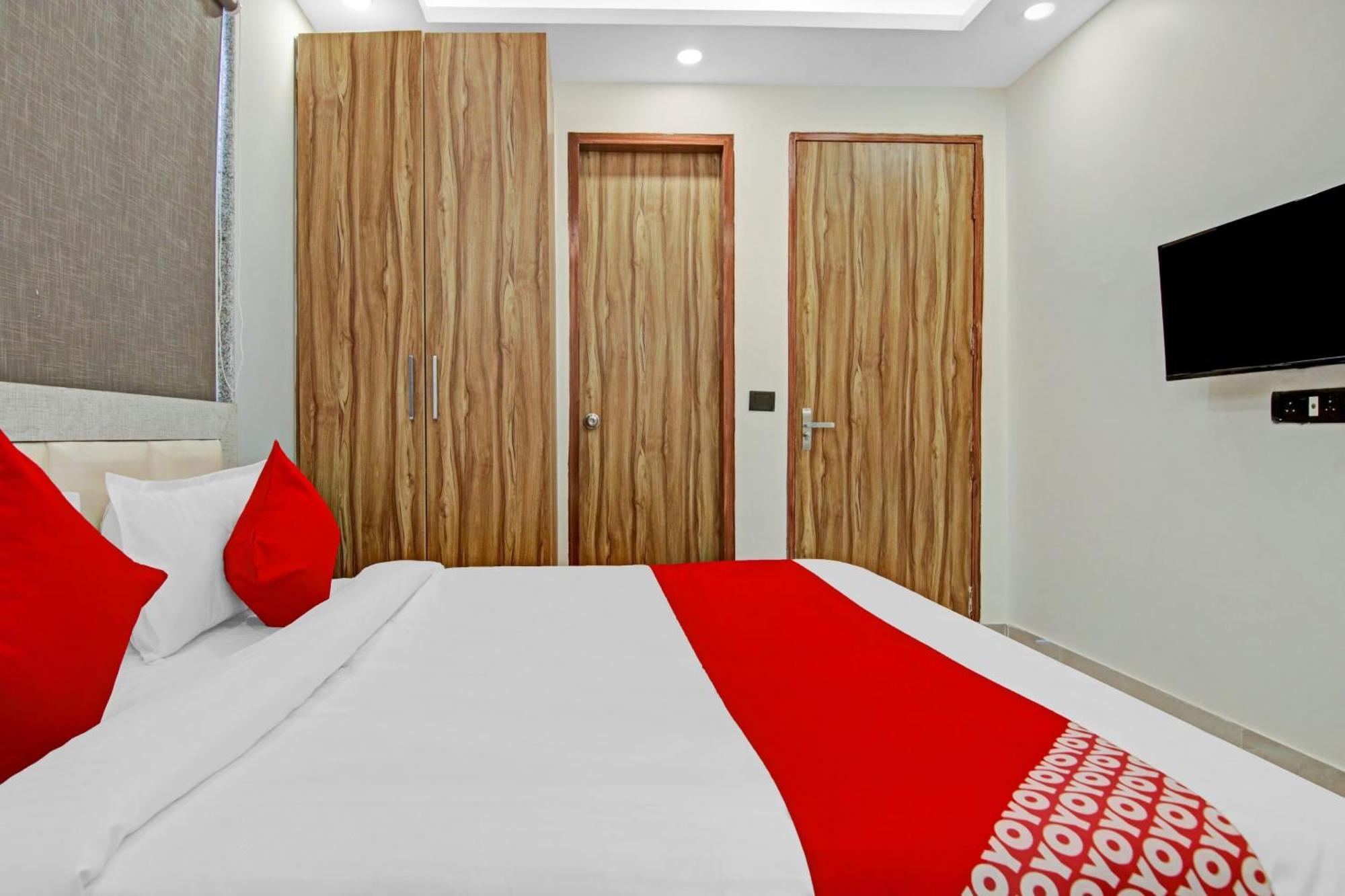 O The Royal Hotel Gurgaon
