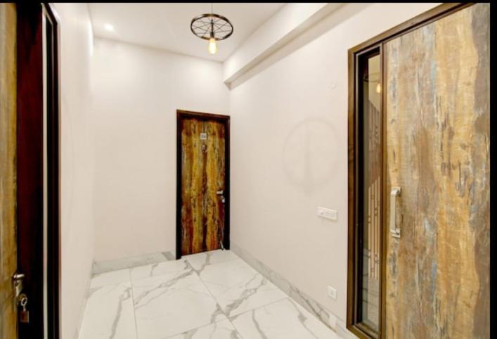 Hotel Manzana Woodlet Gurgaon