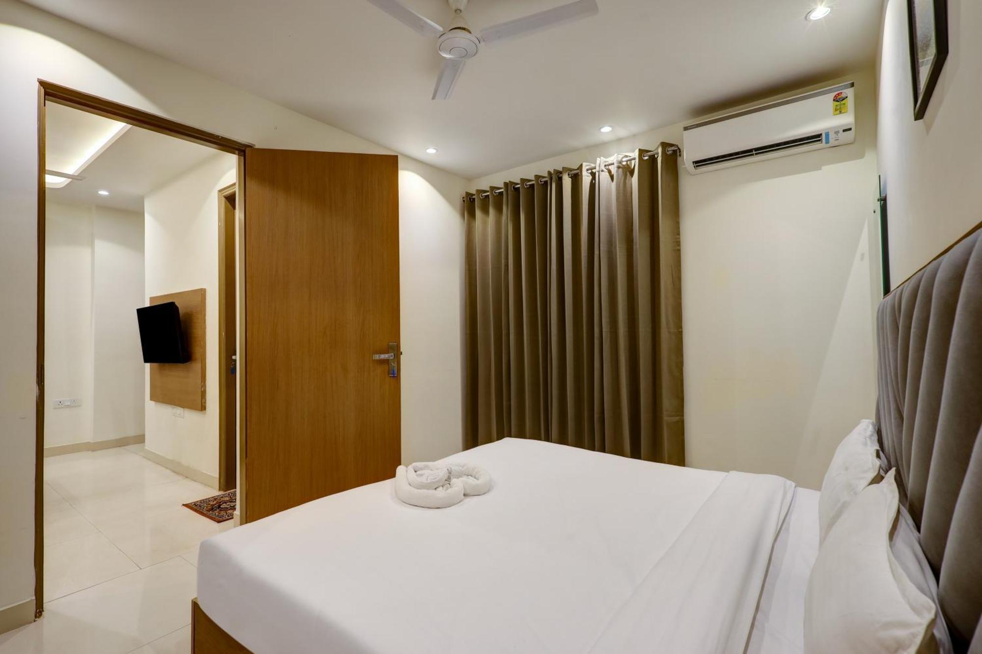 Flxho Penta - 1 Bhk Luxury Golf Course Road