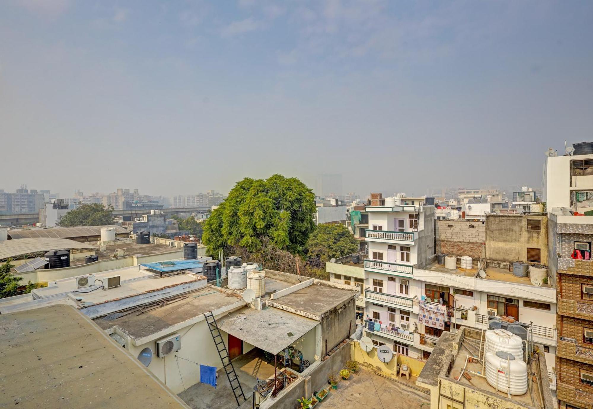 Flxho Penta - 1 Bhk Luxury Golf Course Road Apartment *