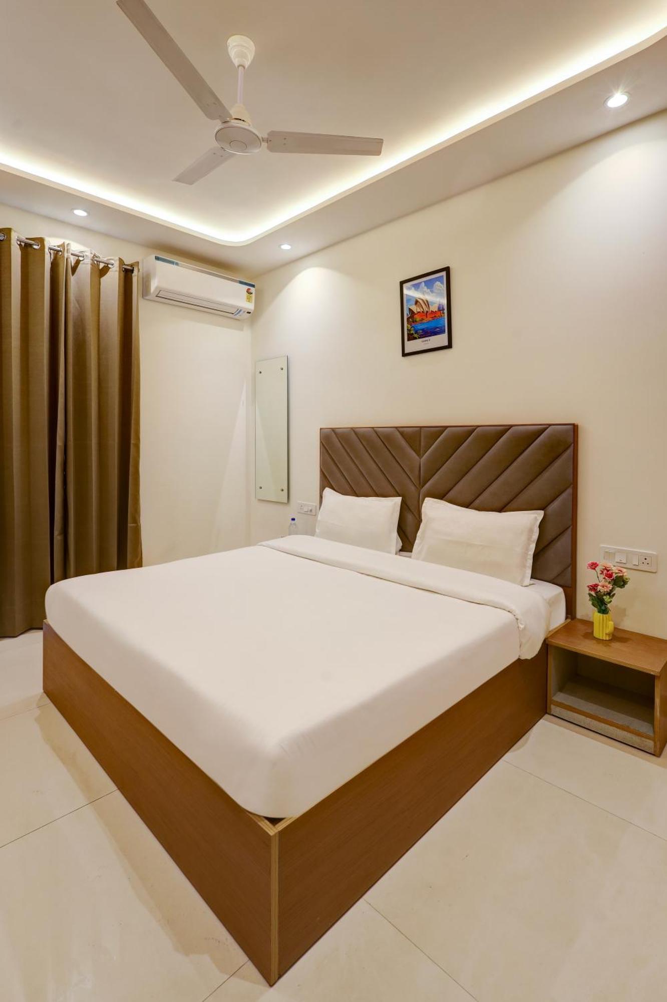 Flxho Penta - 1 Bhk Luxury Golf Course Road *