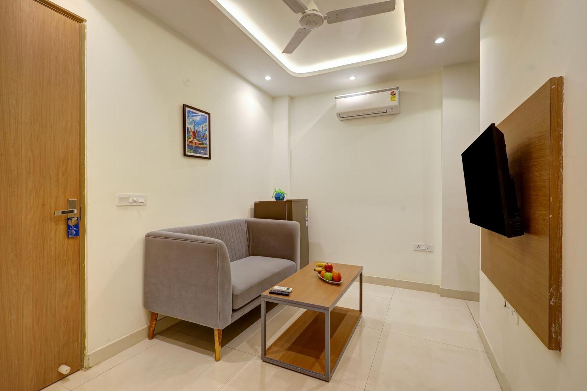 Flxho Penta - 1 Bhk Luxury Golf Course Road Apartment
