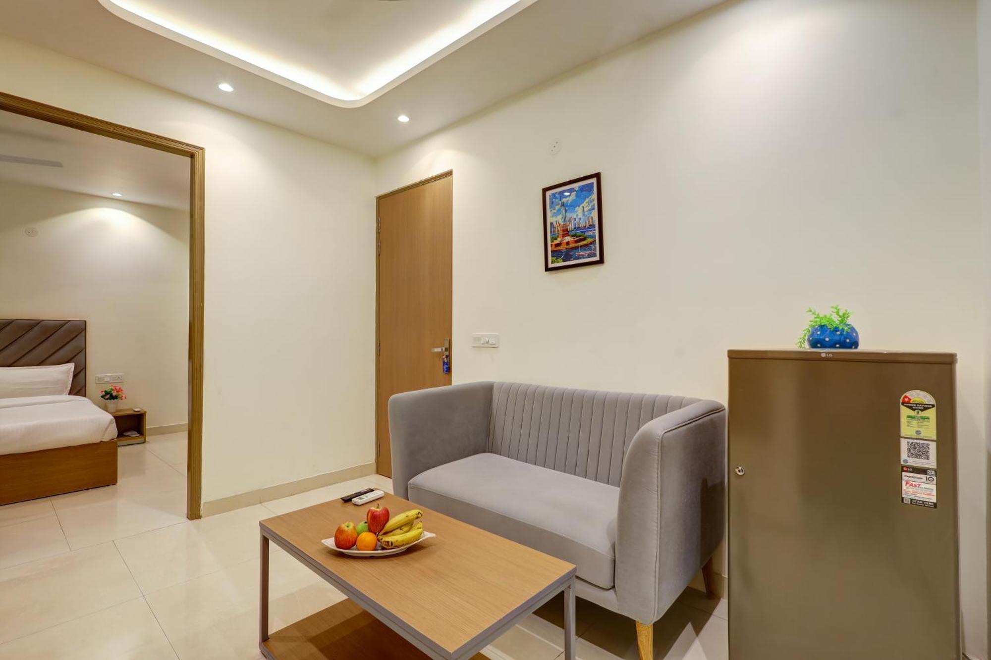 Flxho Penta - 1 Bhk Luxury Golf Course Road *