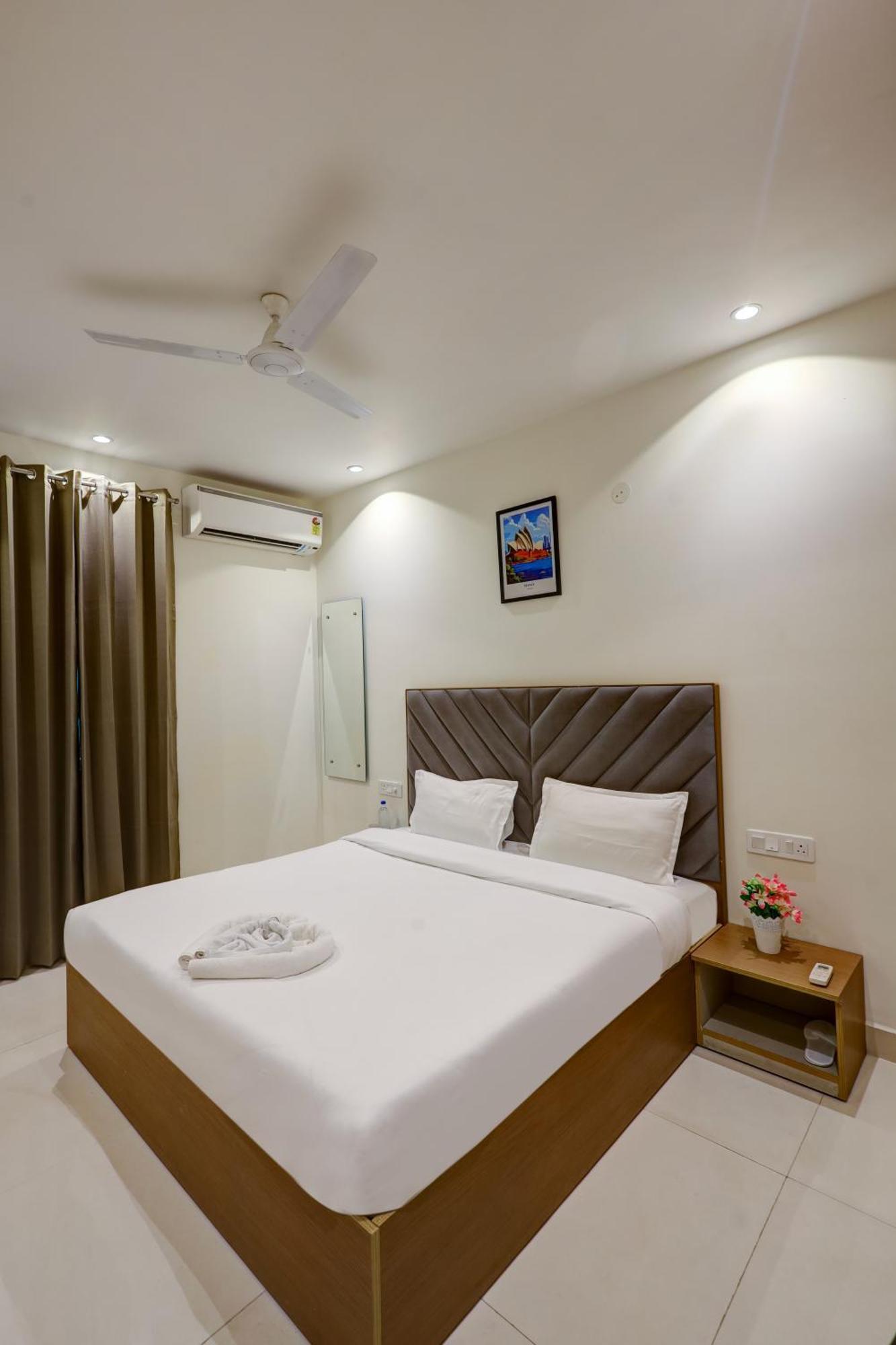 Flxho Penta - 1 Bhk Luxury Golf Course Road * Gurgaon