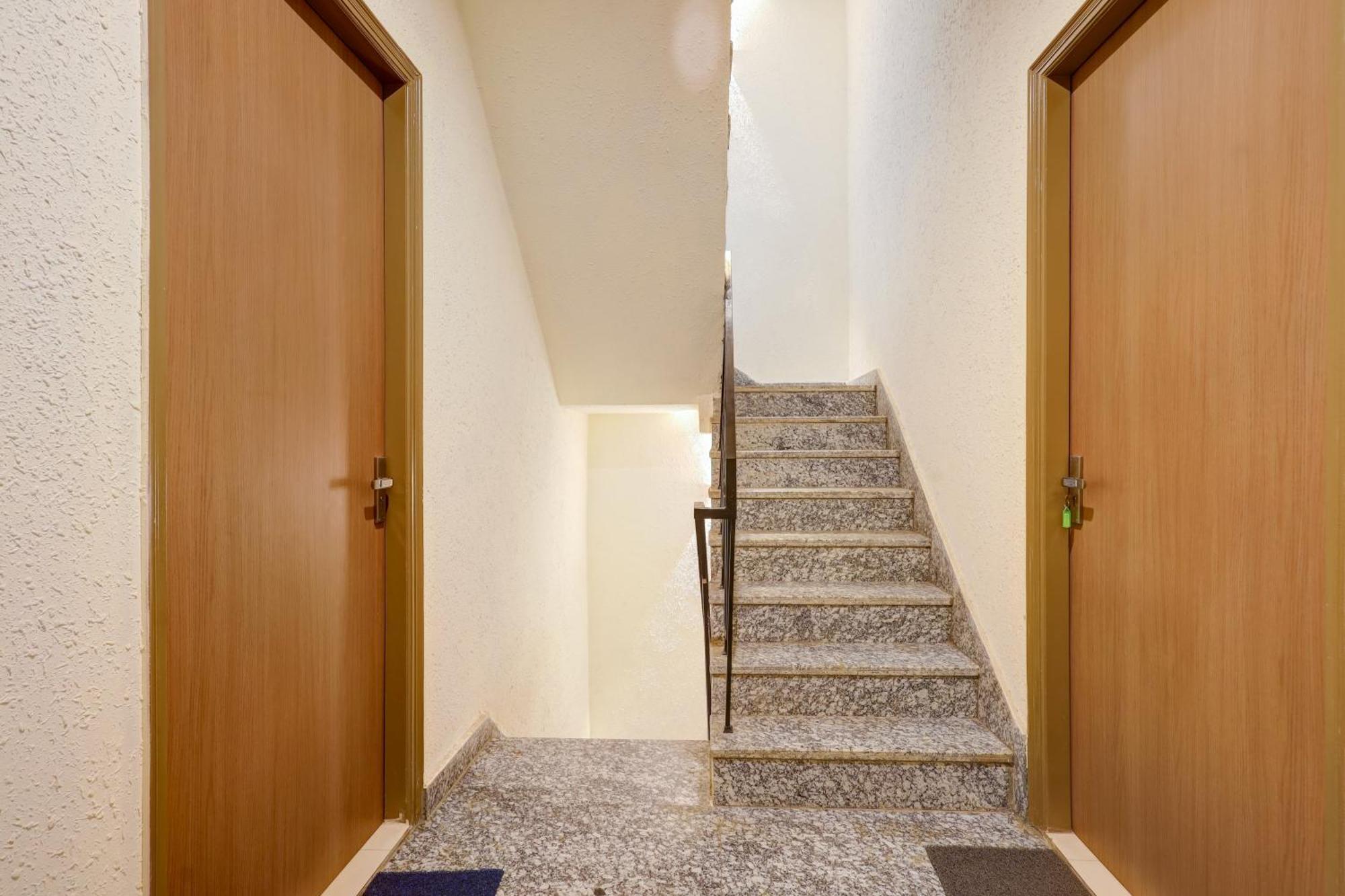 Flxho Penta - 1 Bhk Luxury Golf Course Road Apartment