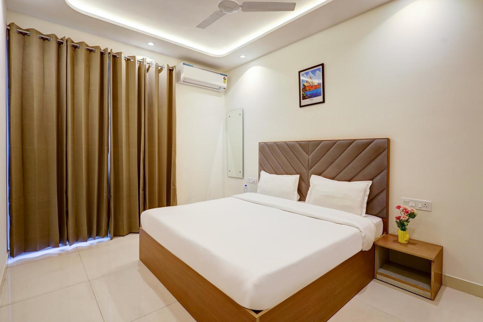 Flxho Penta - 1 Bhk Luxury Golf Course Road *