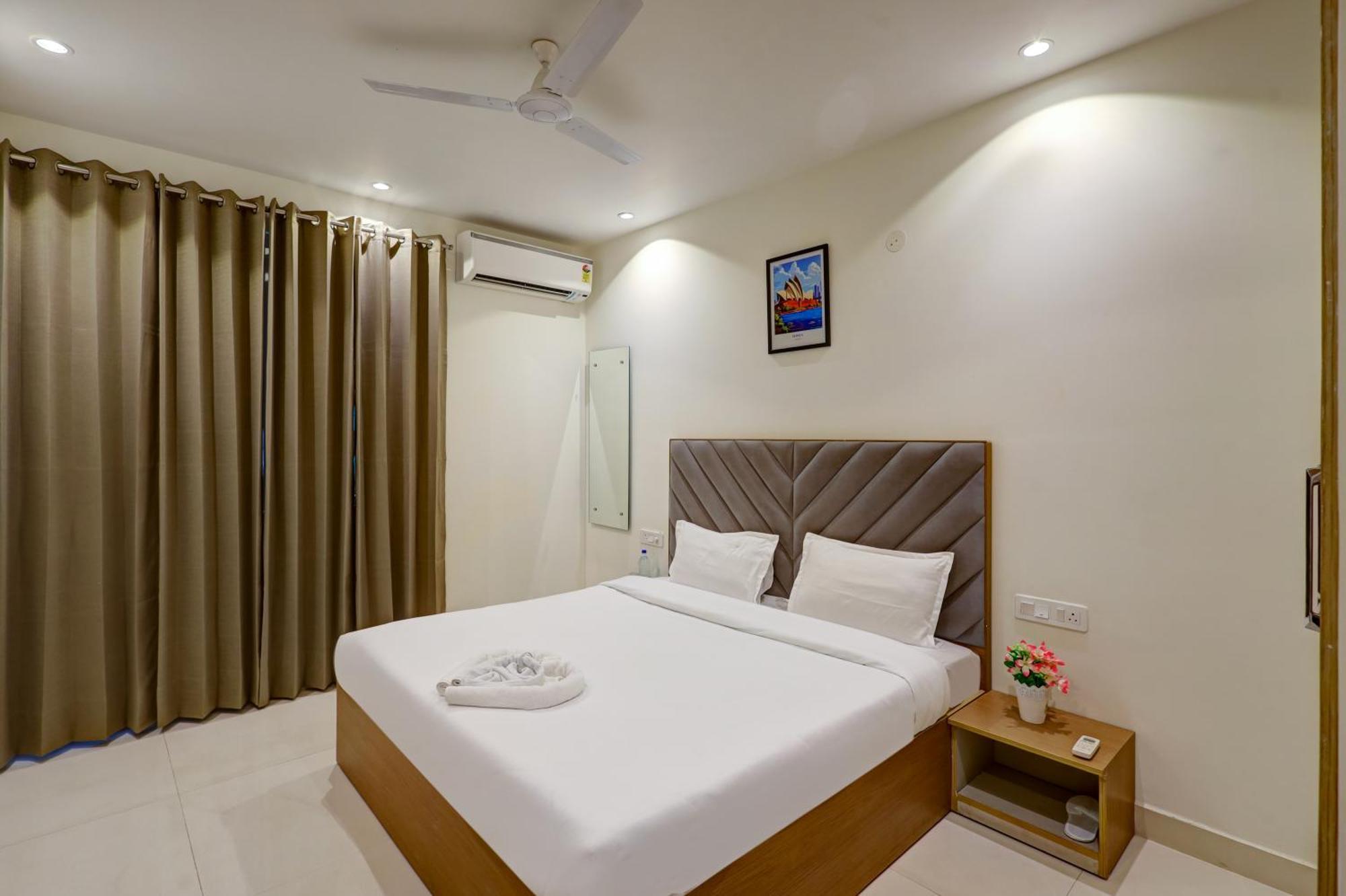 Flxho Penta - 1 Bhk Luxury Golf Course Road *