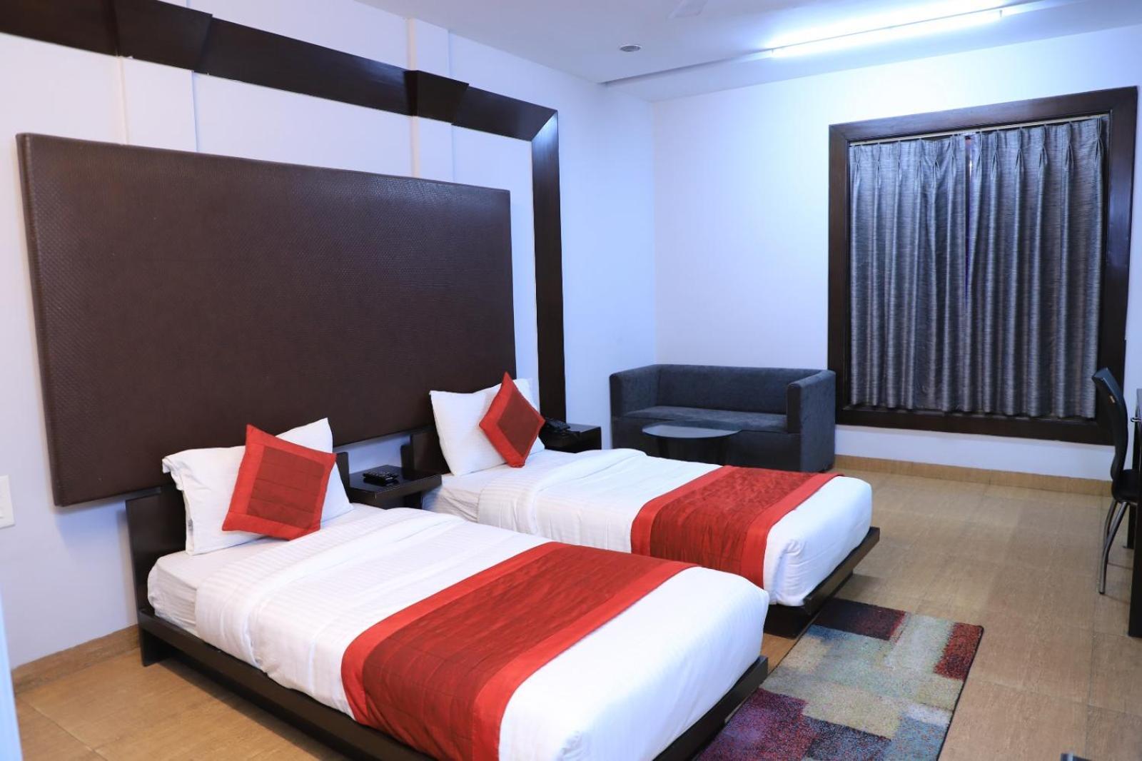 Cymbal -sector 31 Hotel 3*