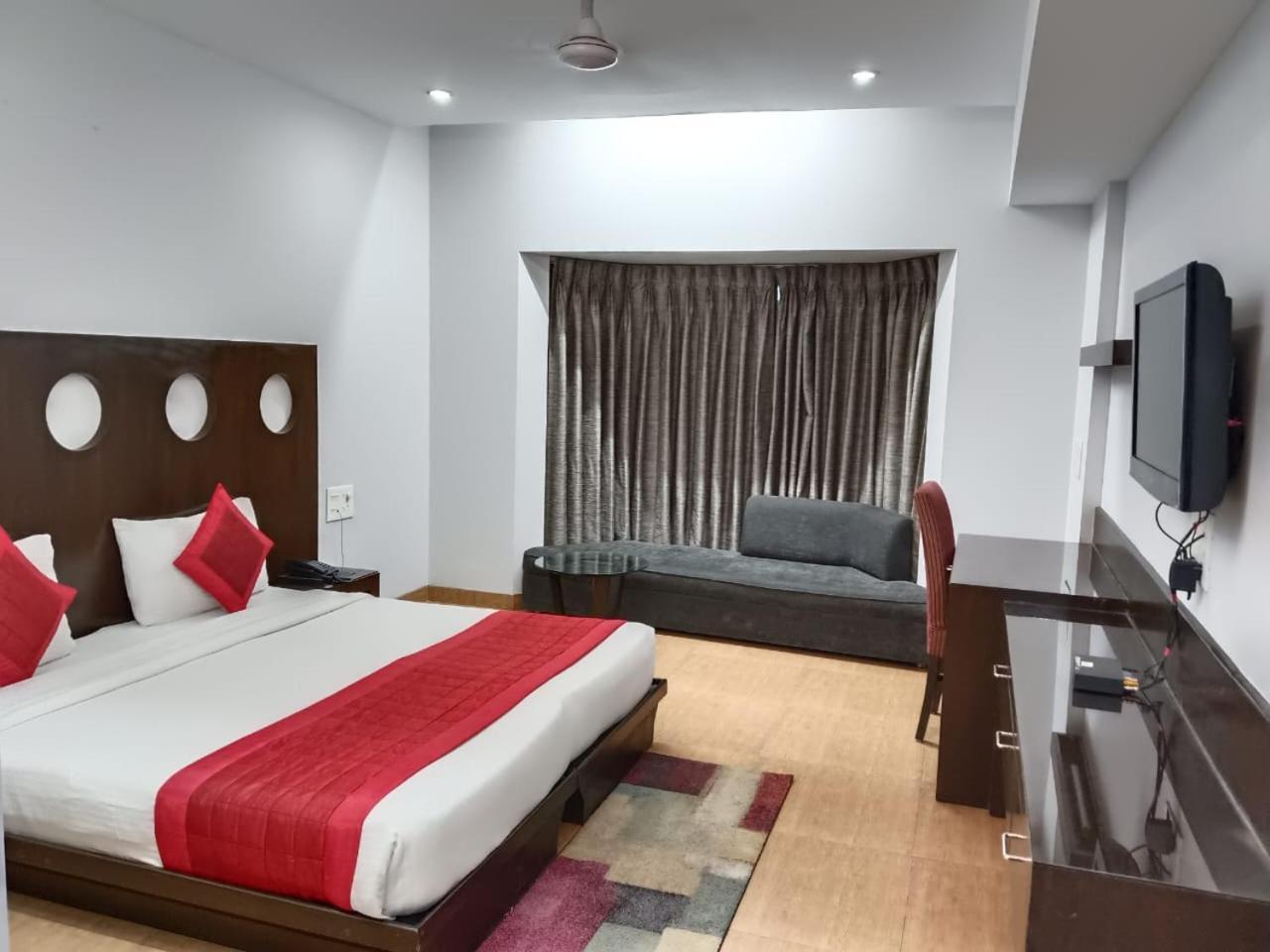 Cymbal -sector 31 Hotel Gurgaon