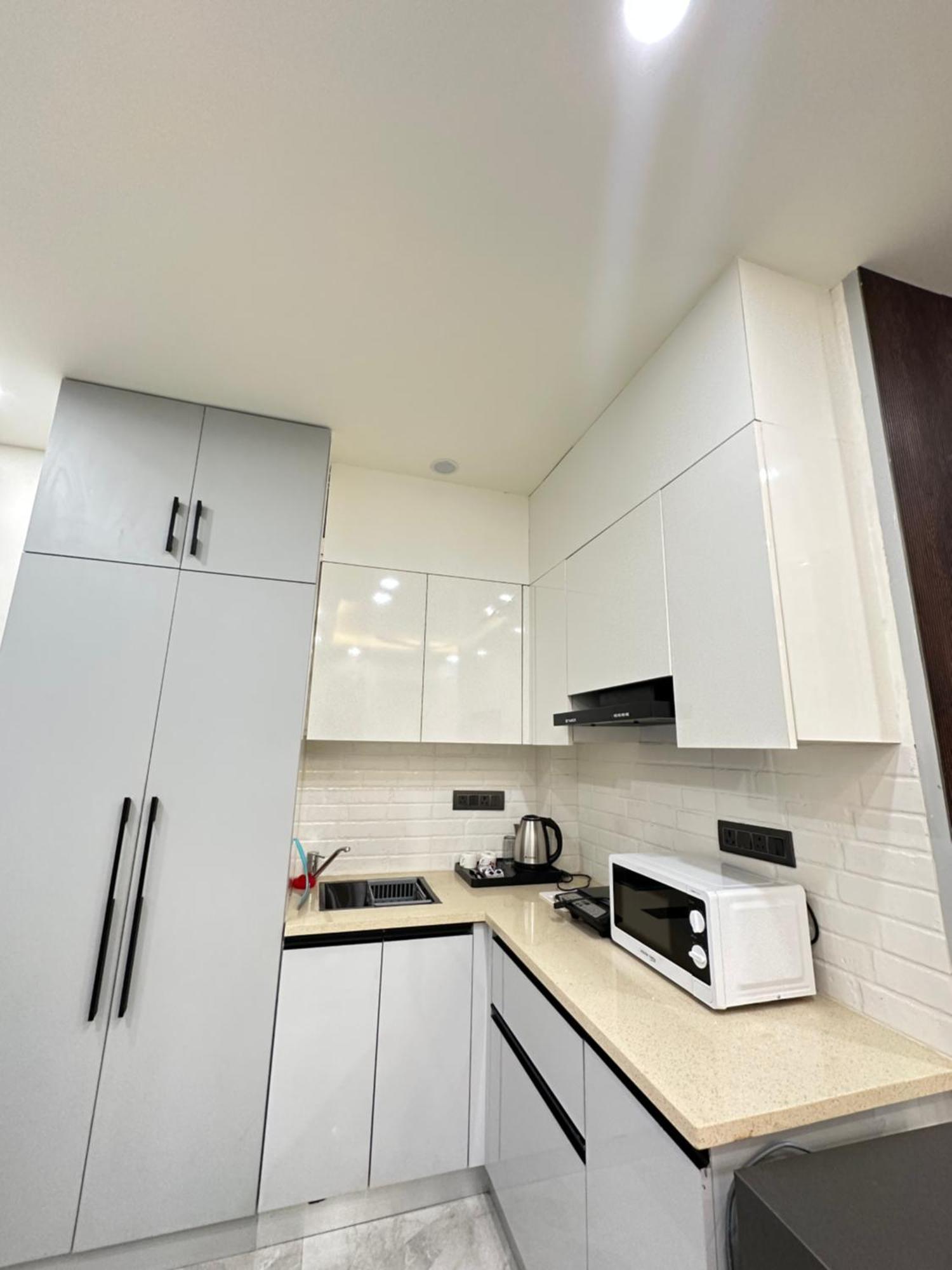 Street By Lime Tree Sector 51 Apartment *