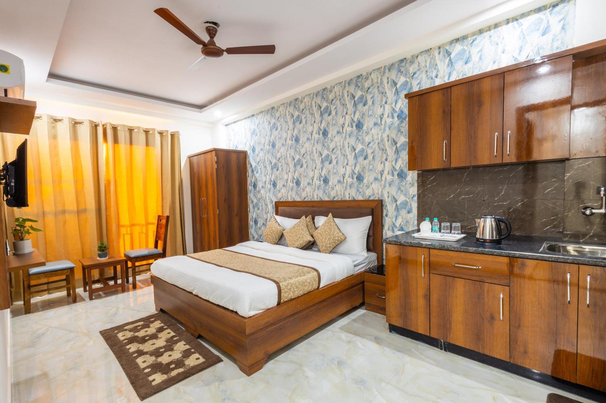 Gill Comfort - Close To Medanta, Artemis And Fortis Hospital Hotel