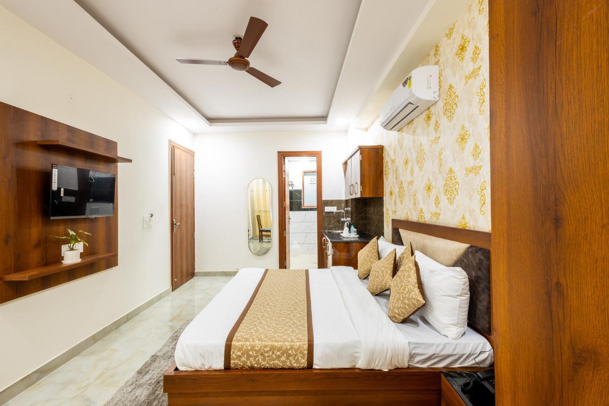 Hotel Gill Comfort - Close To Medanta, Artemis And Fortis Hospital 4*