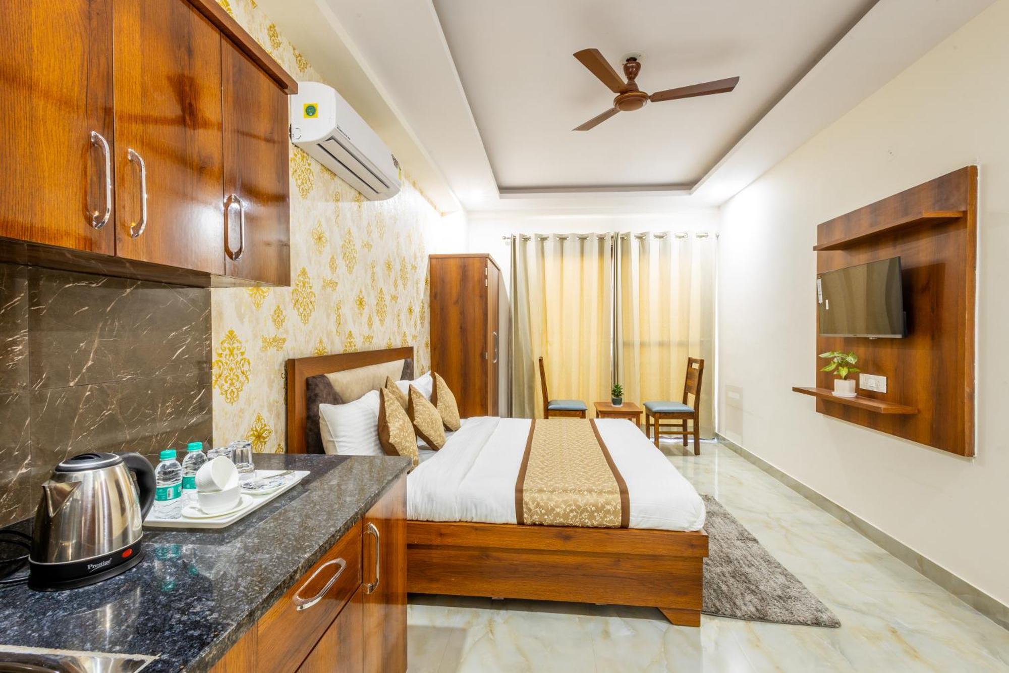Gill Comfort - Close To Medanta, Artemis And Fortis Hospital