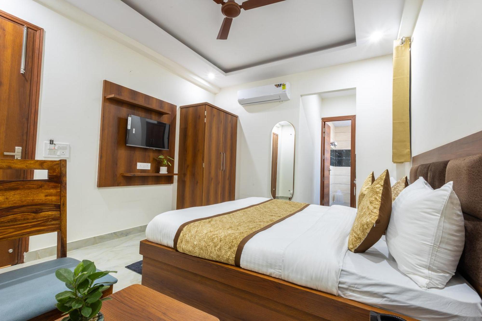 Hotel Gill Comfort - Close To Medanta, Artemis And Fortis Hospital