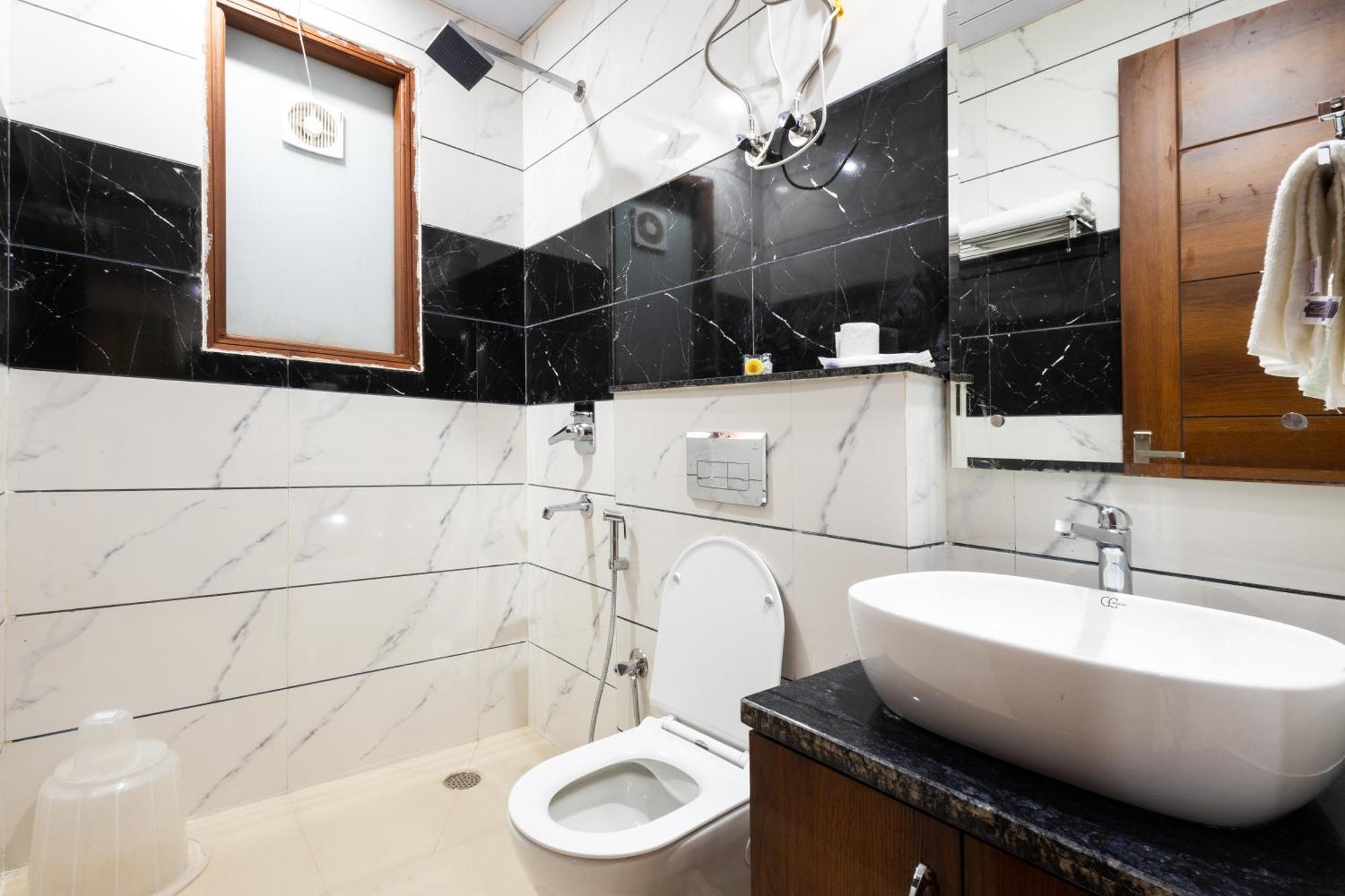 Gill Comfort - Close To Medanta, Artemis And Fortis Hospital 4* Gurgaon