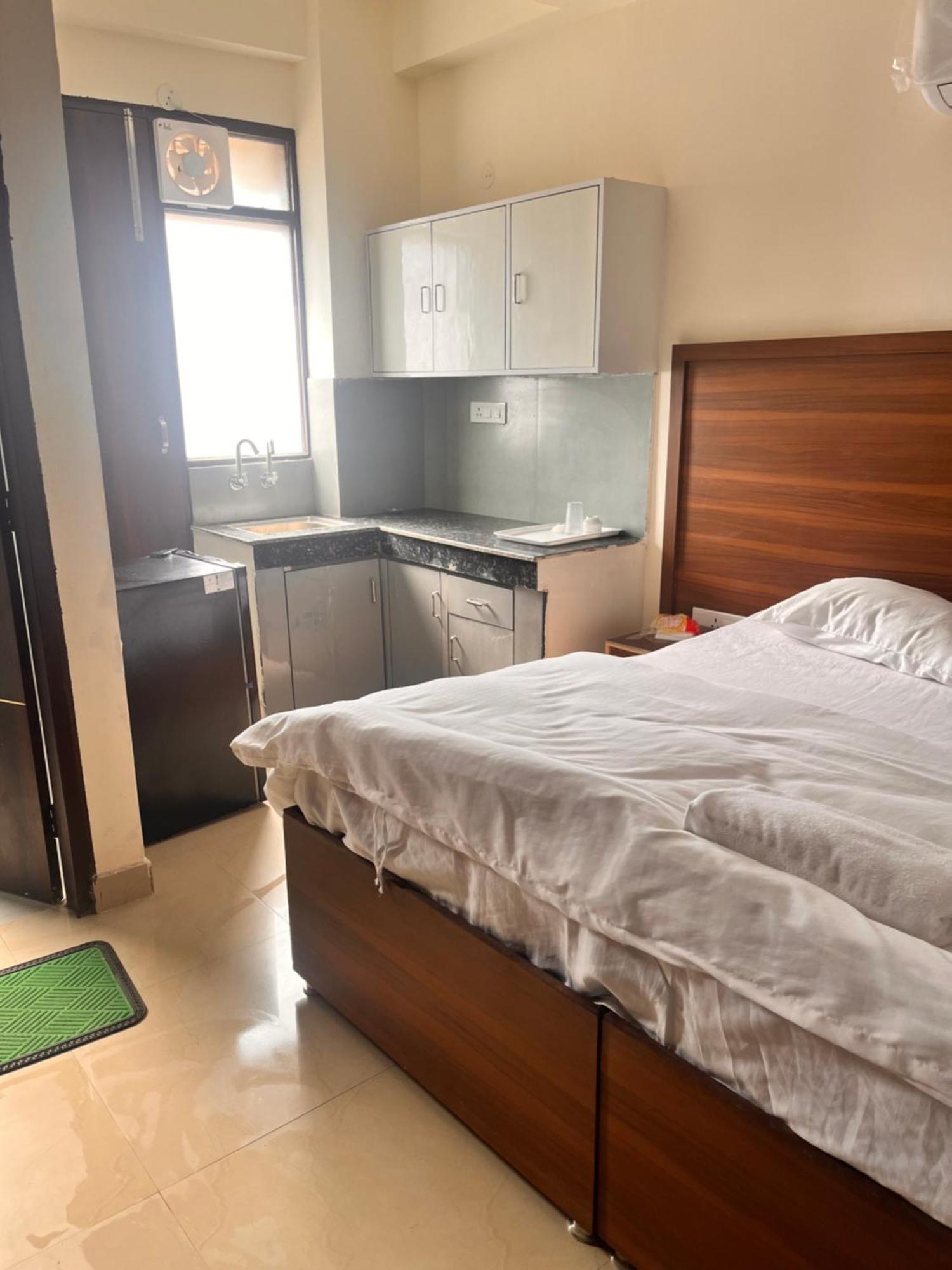 Hotel Apna Homes & I Gurugram I Sector-71