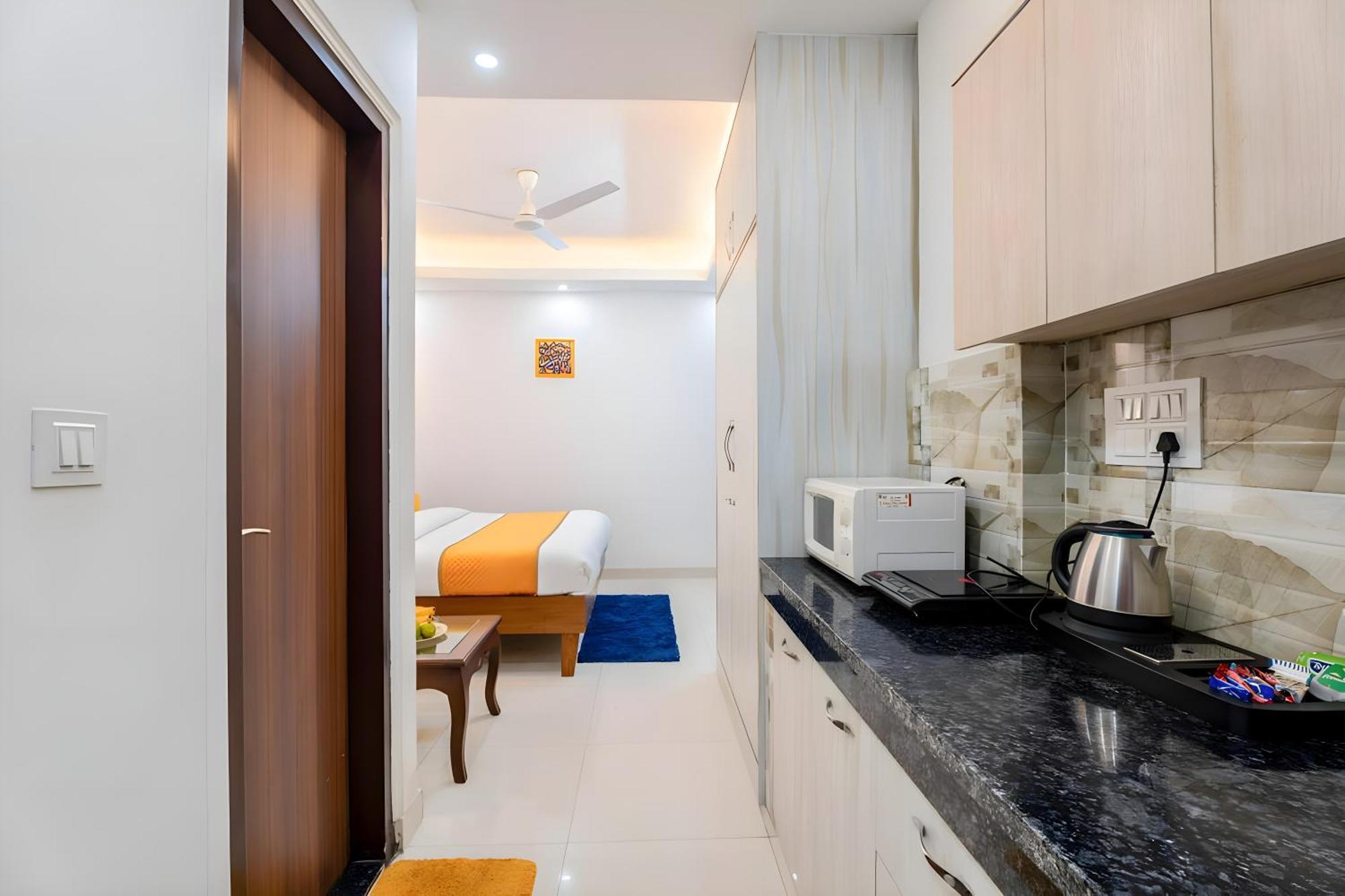 Hotel Cozystays 4*