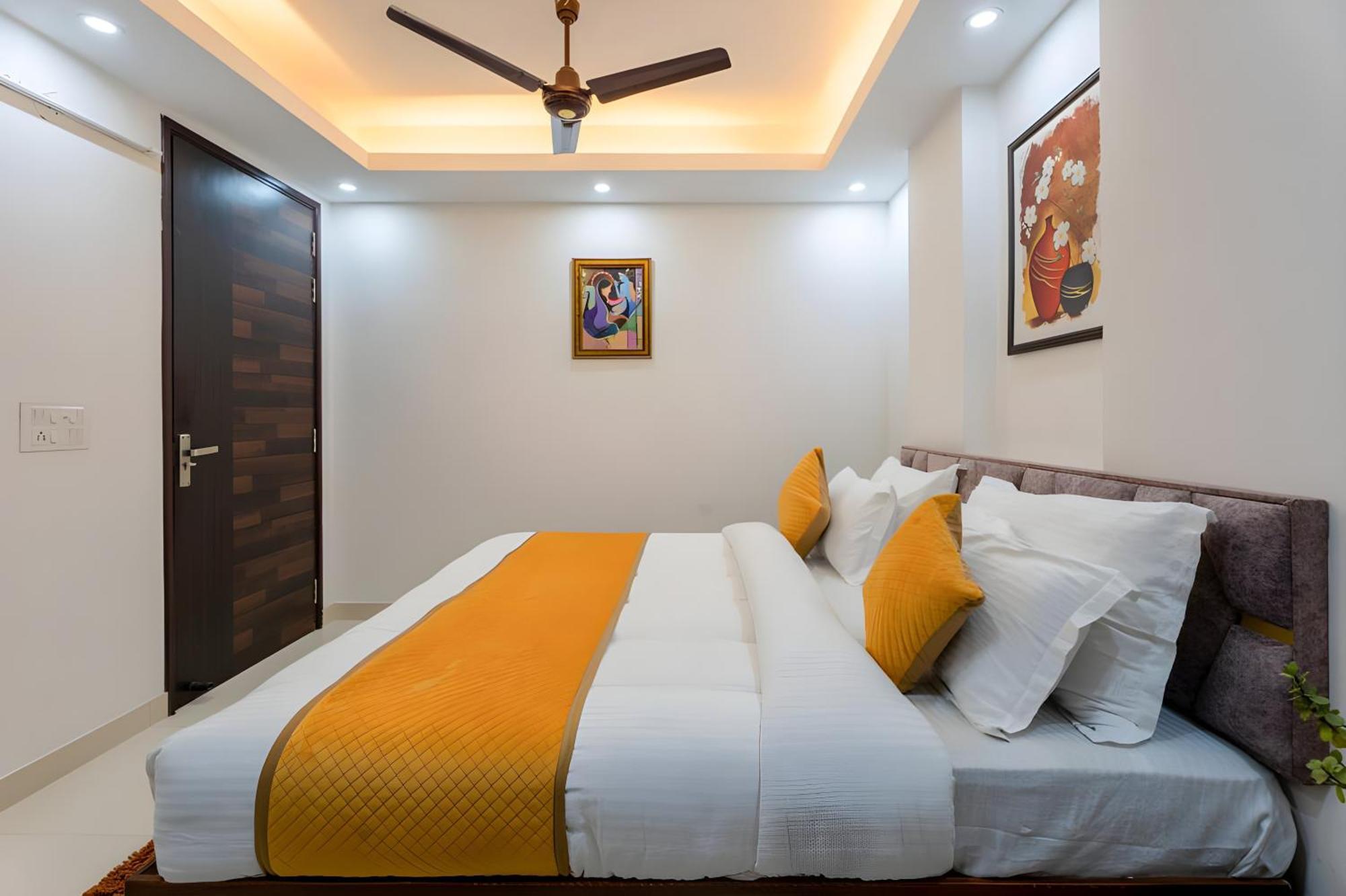 Hotel Cozystays 4*