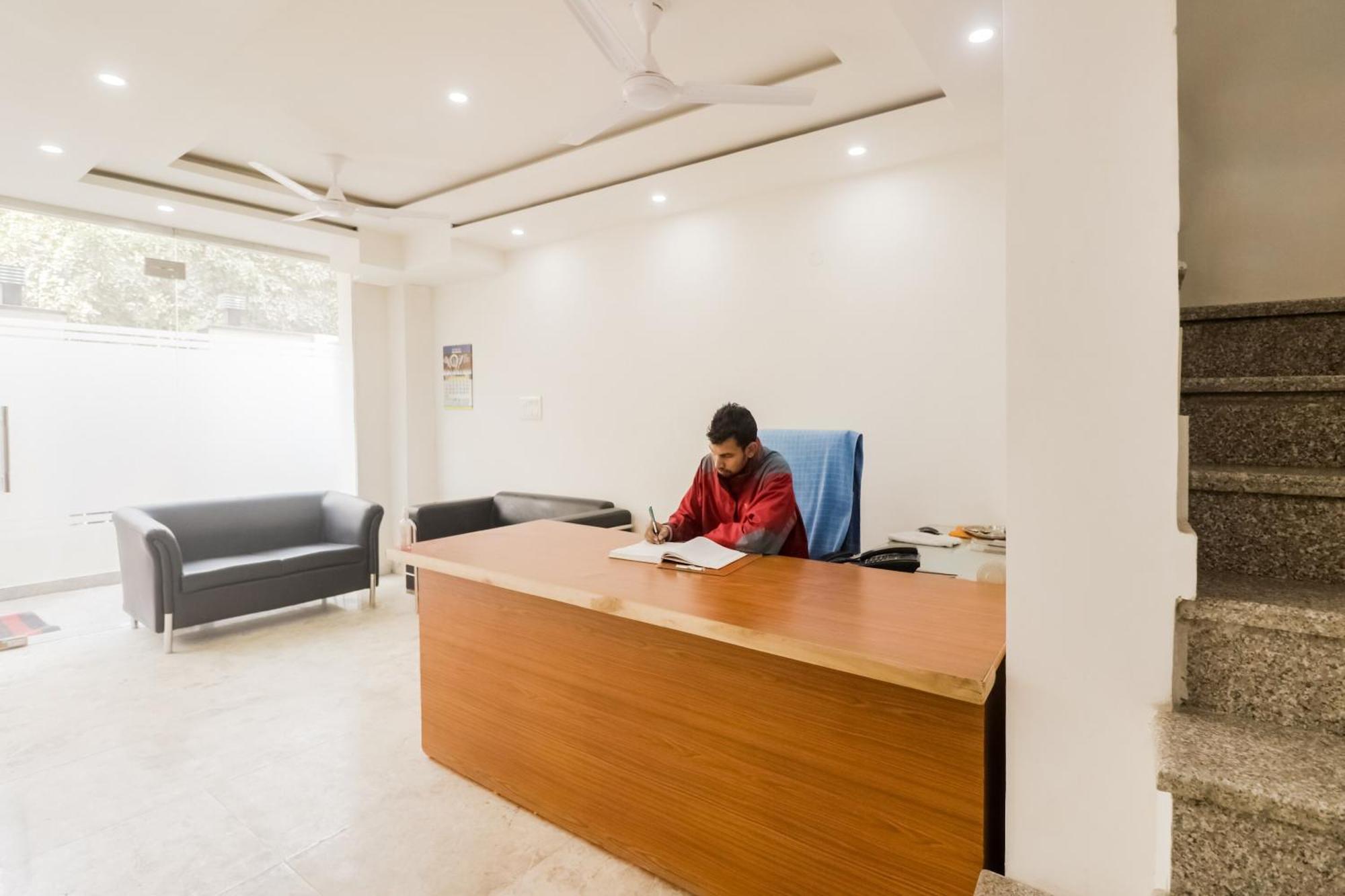 Hotel O Host Hub 3*