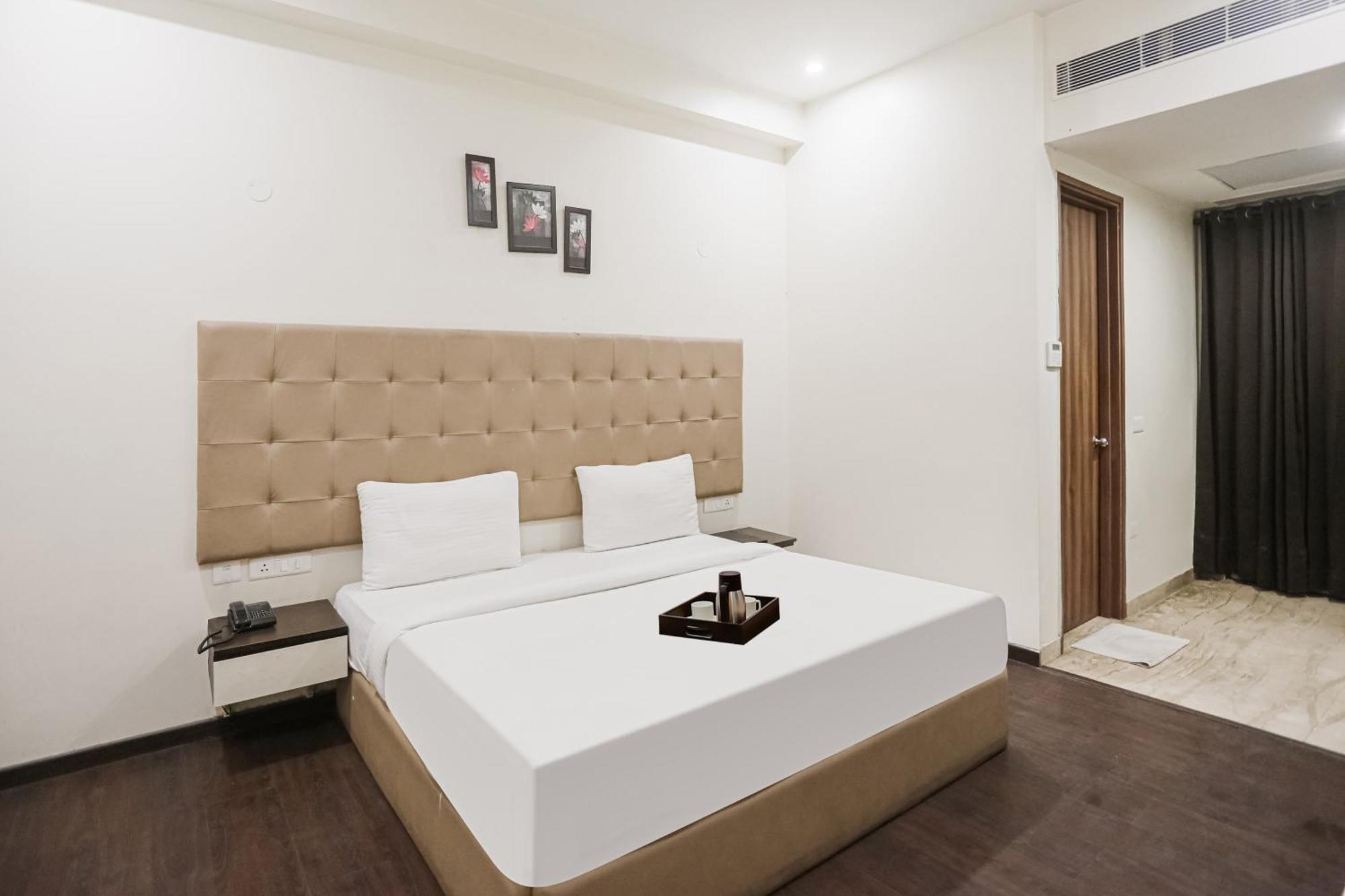 Townhouse The Amv Hotel 4*