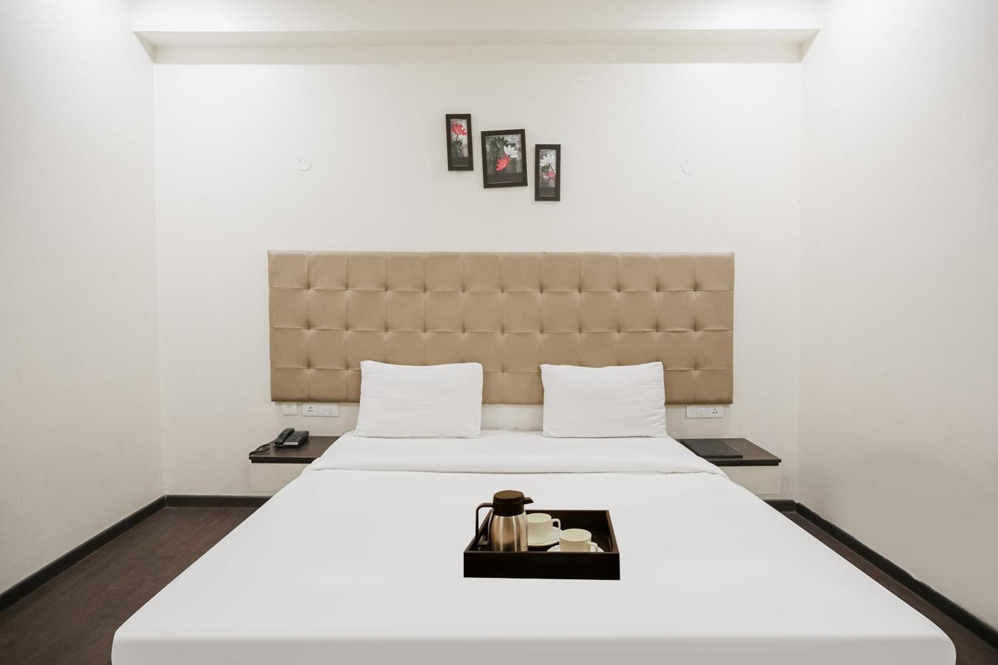 Townhouse The Amv Hotel 4*