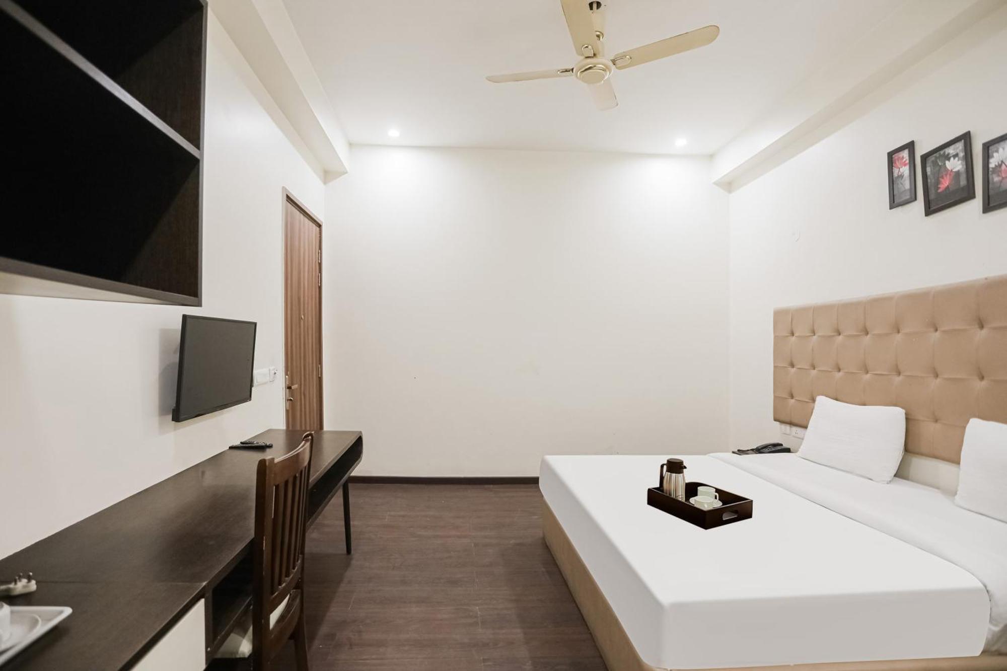 Townhouse The Amv Hotel