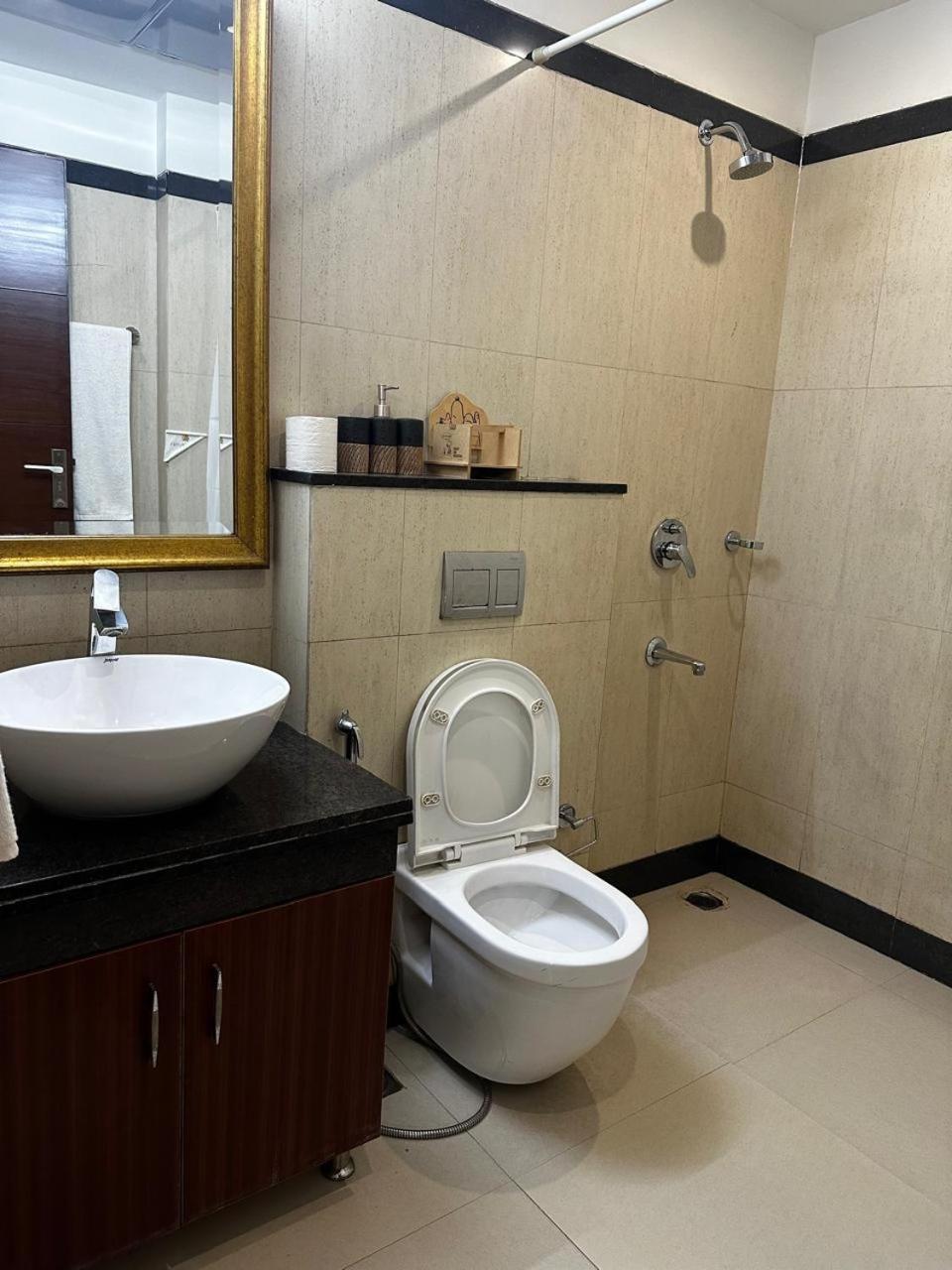 Luxury Living Expert Fully Furnished