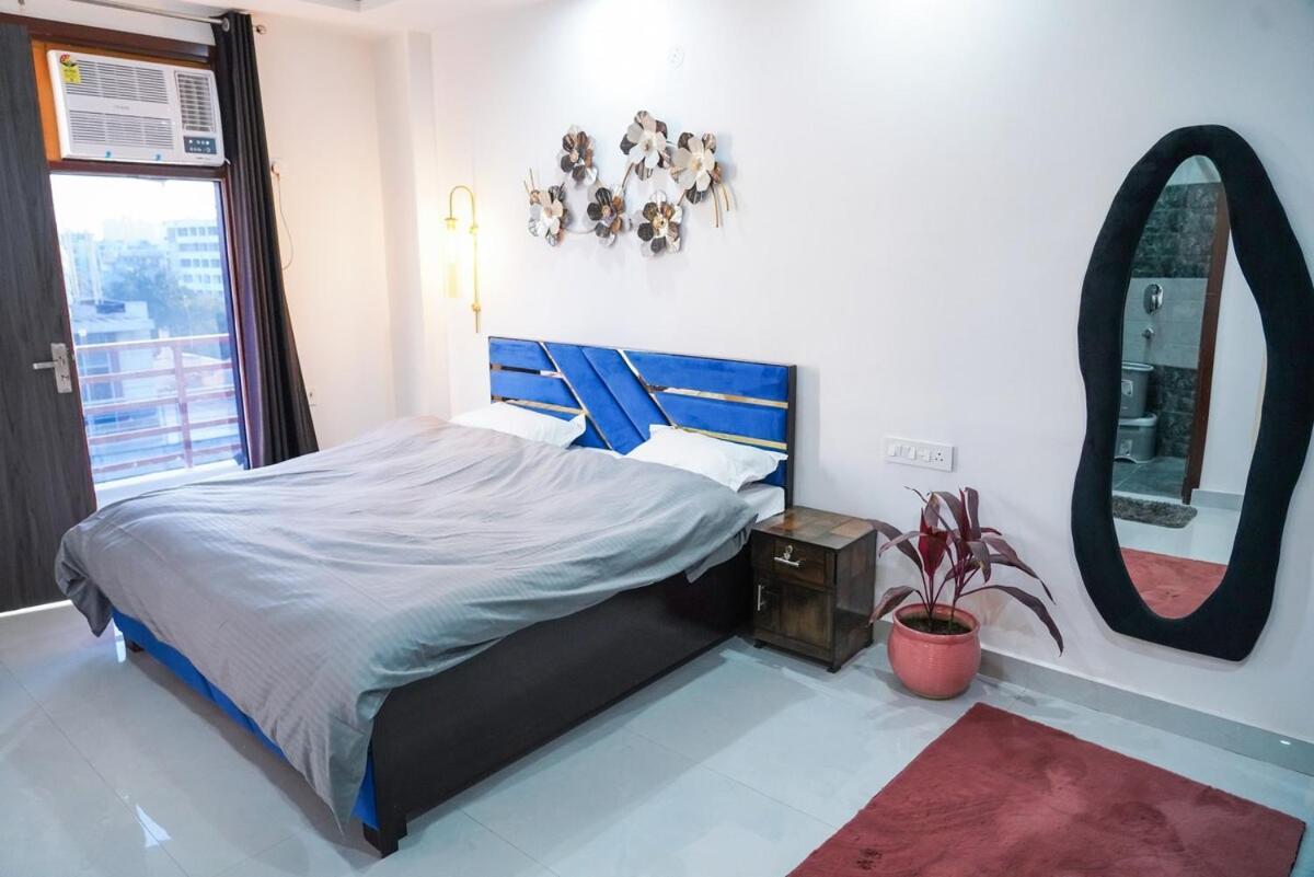 And Company Apartment *