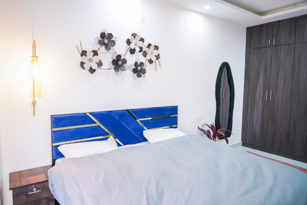 And Company Apartment *