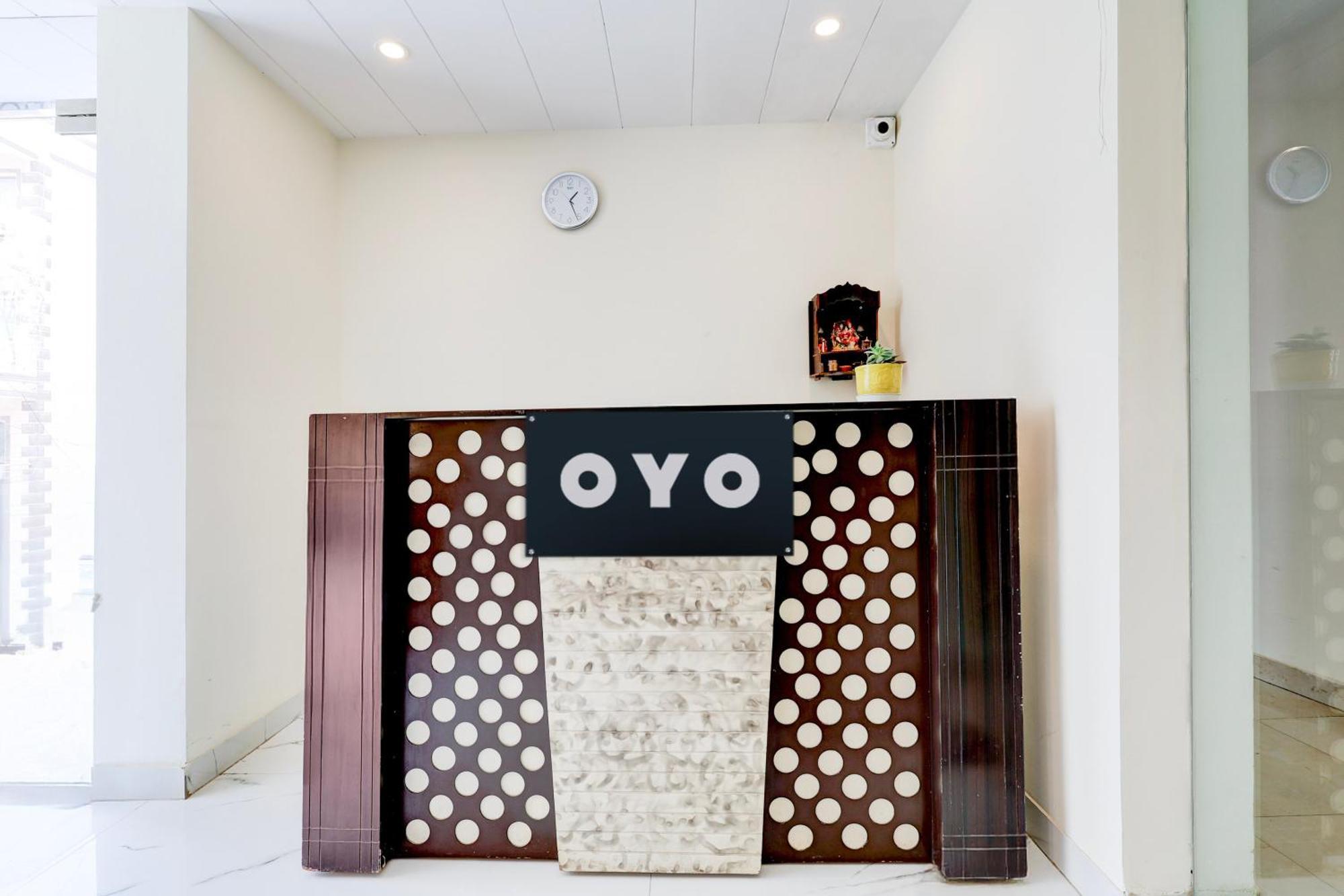 Hotel O Yatharv 3*